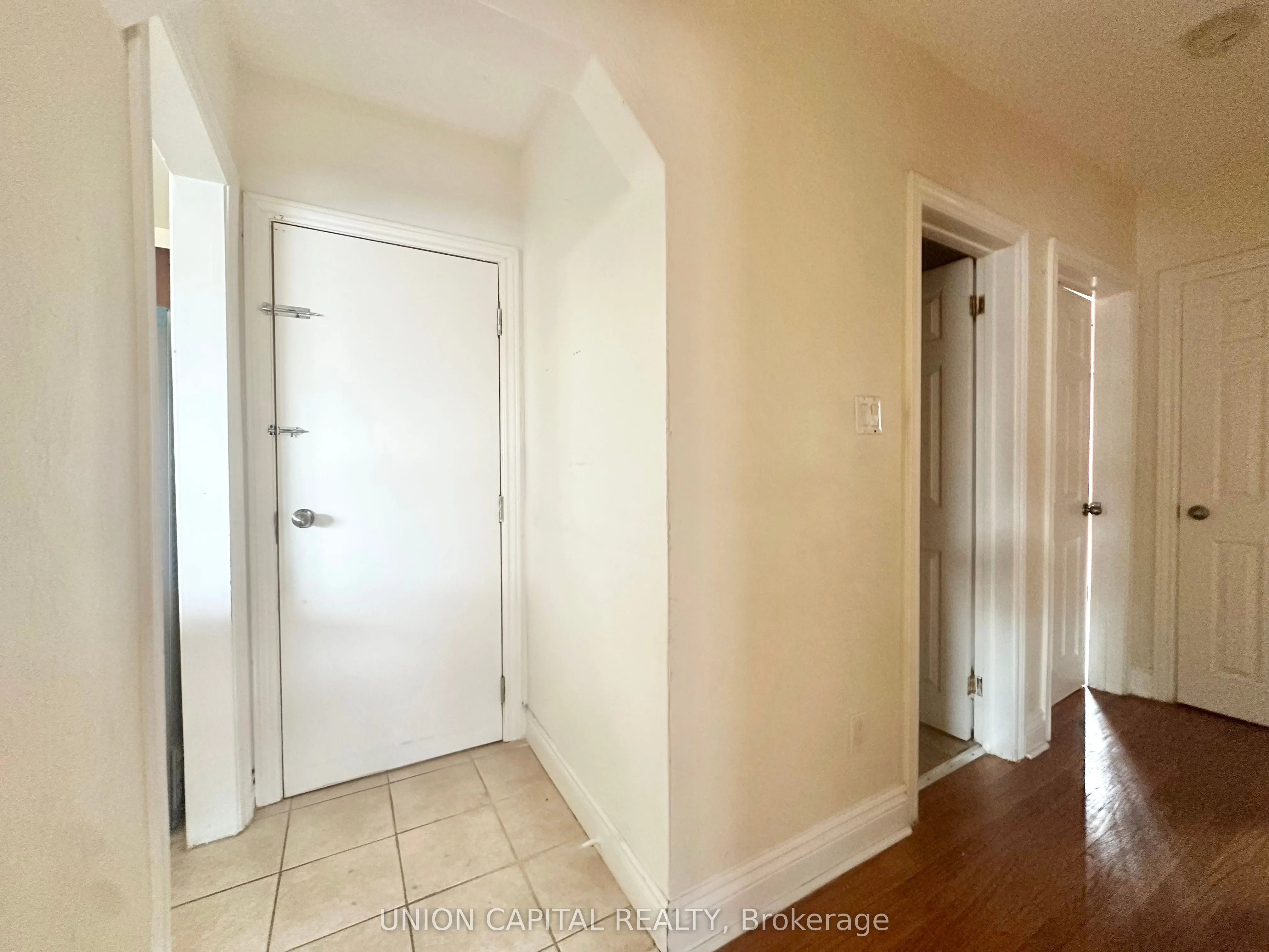 1048 Kennedy Road, #Main Floor