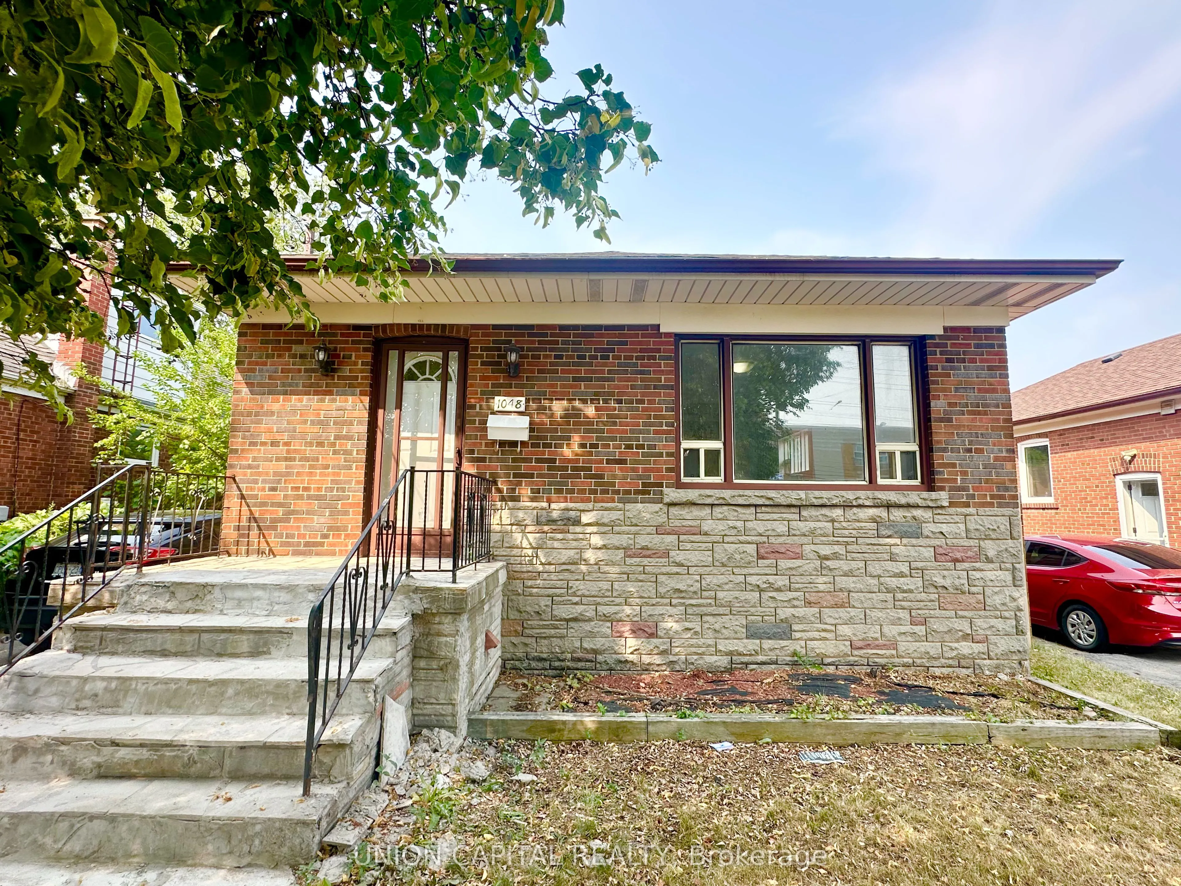 1048 Kennedy Road, #Main Floor