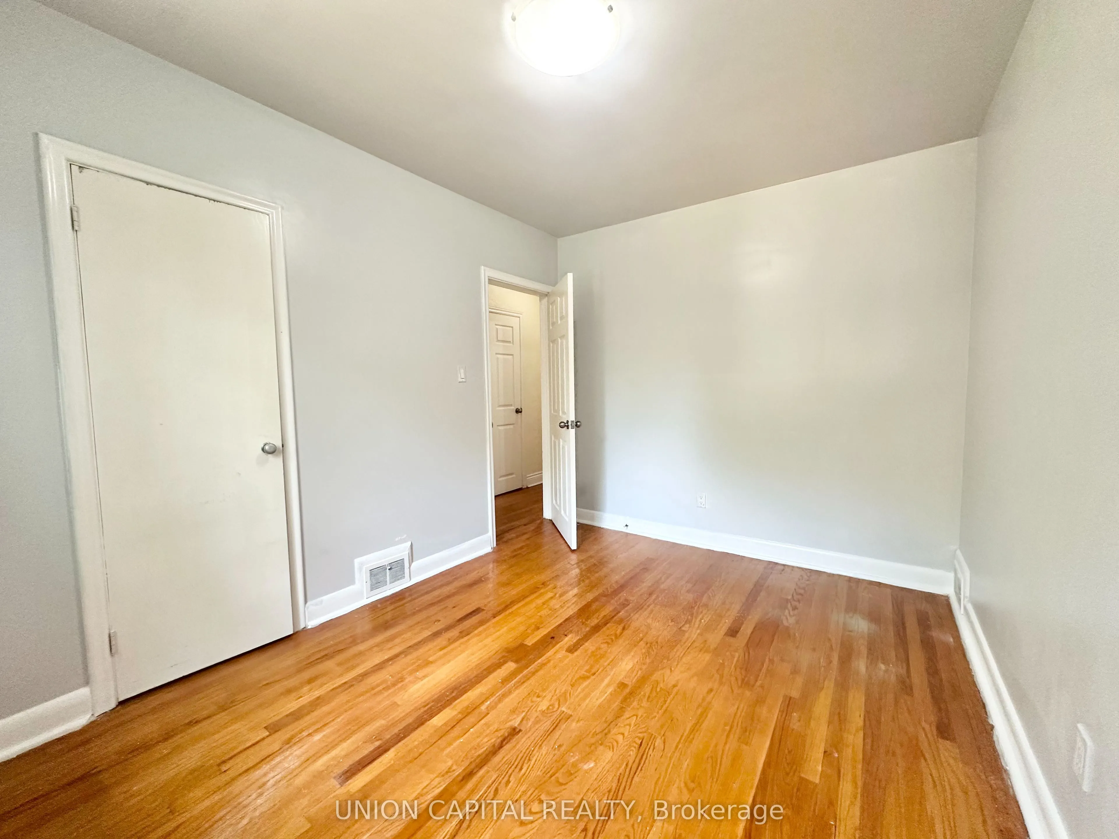 1048 Kennedy Road, #Main Floor
