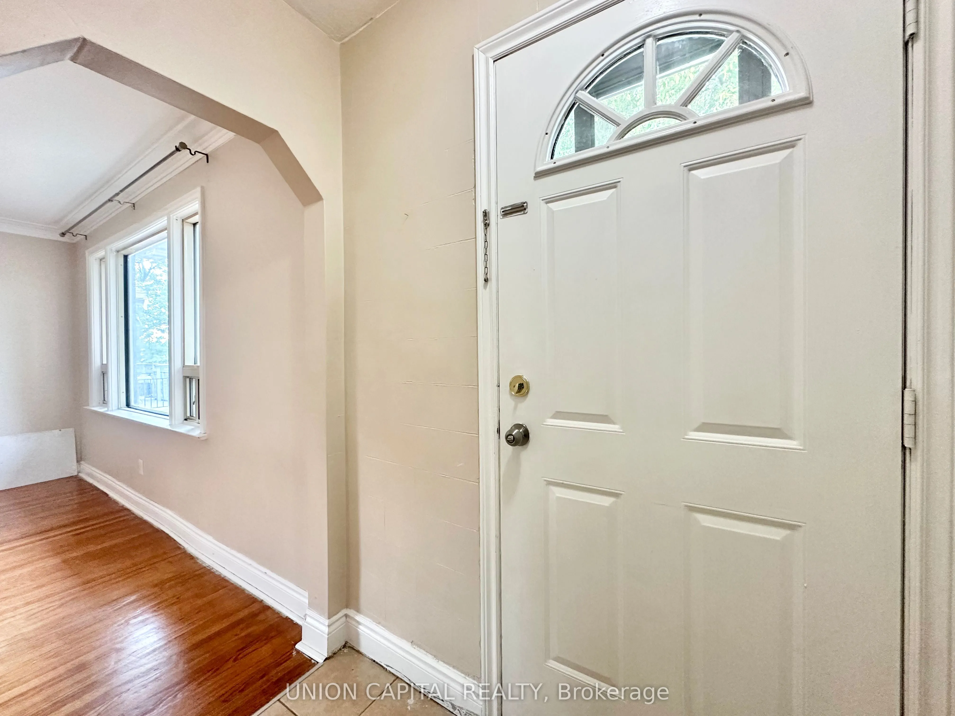 1048 Kennedy Road, #Main Floor