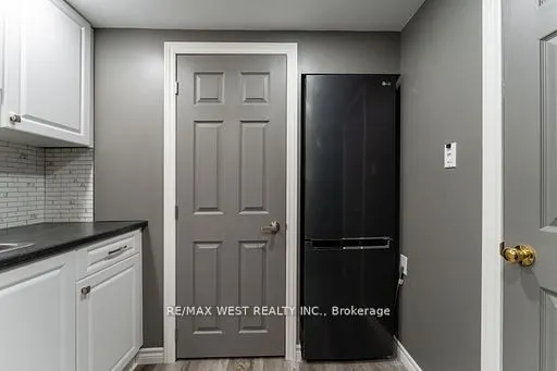 46 Orchard View Boulevard