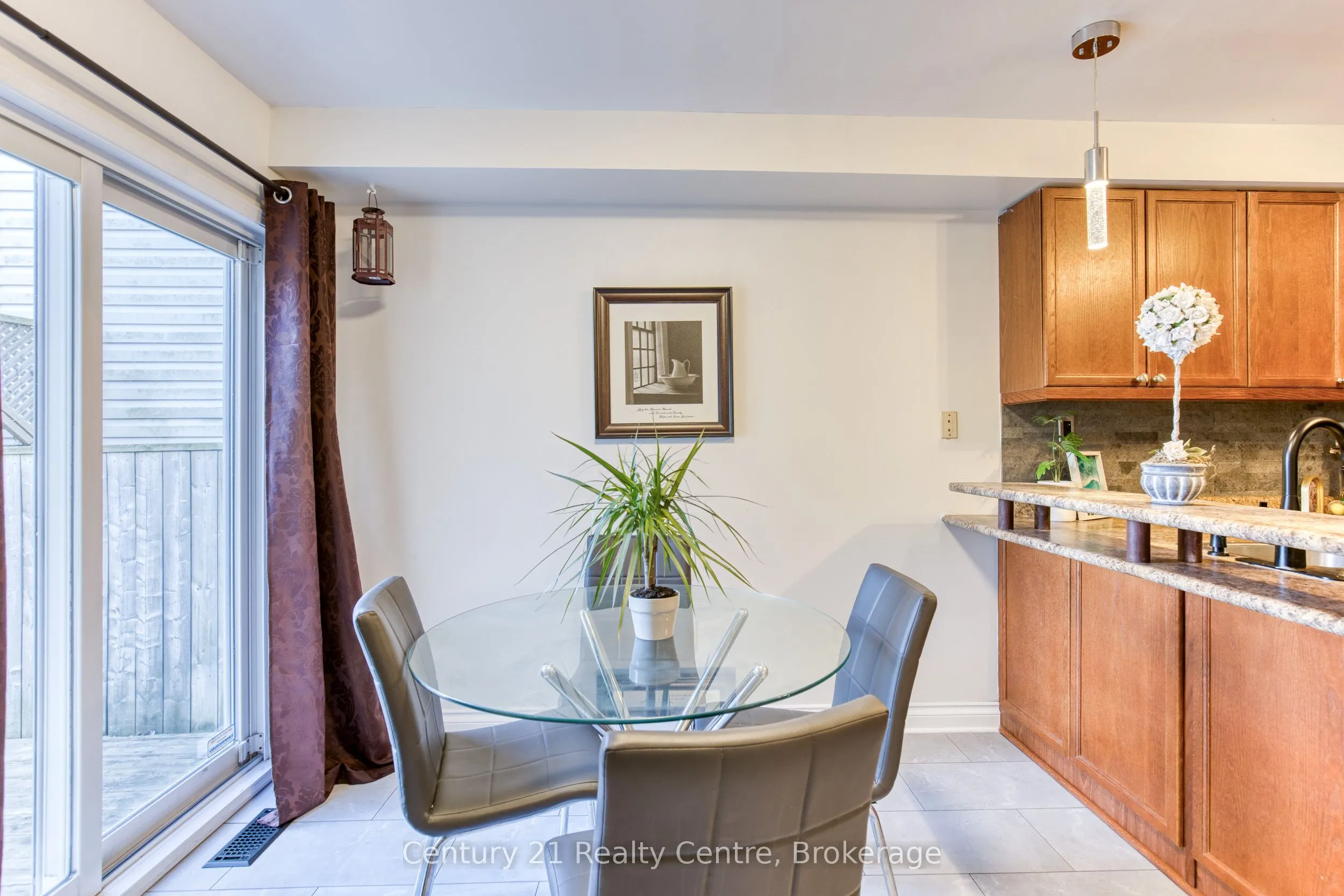 45 Hatch Street E