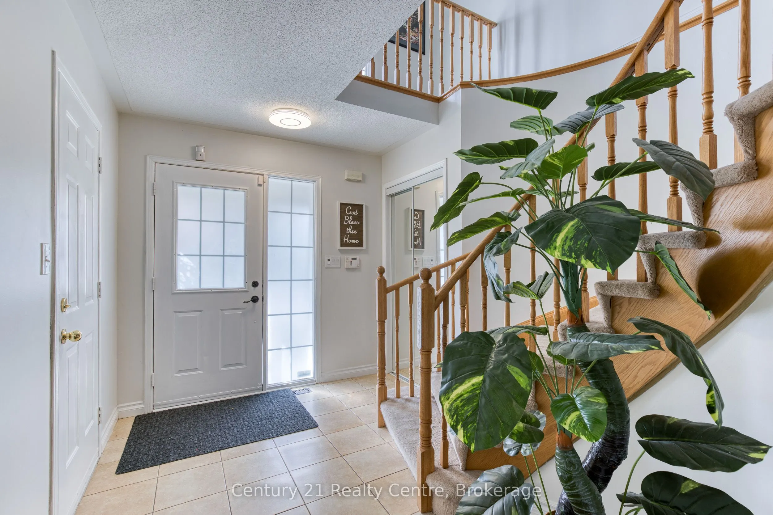45 Hatch Street E