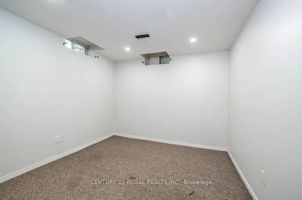 12 Salt Drive