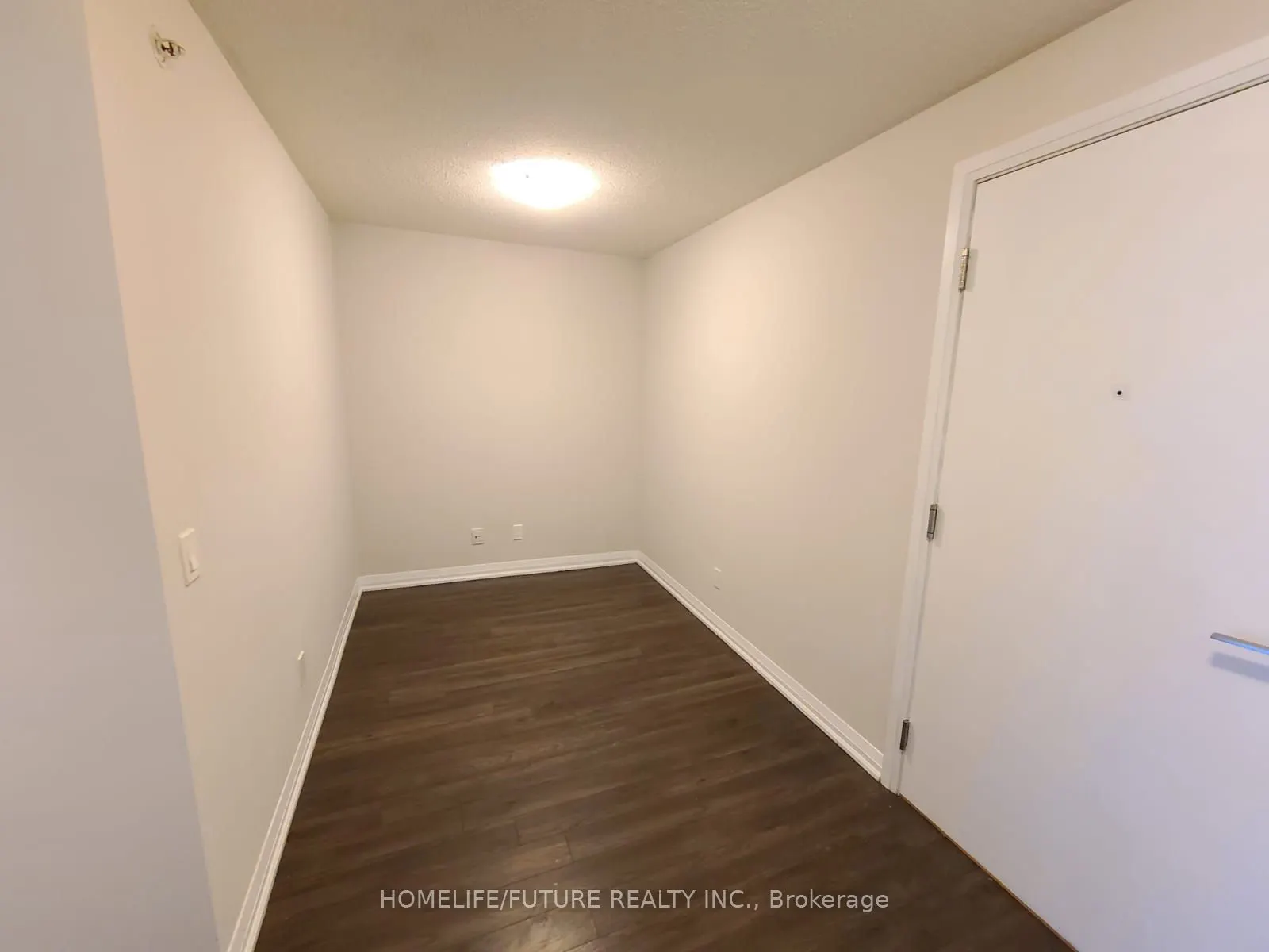 30 Meadowglen Place, #310