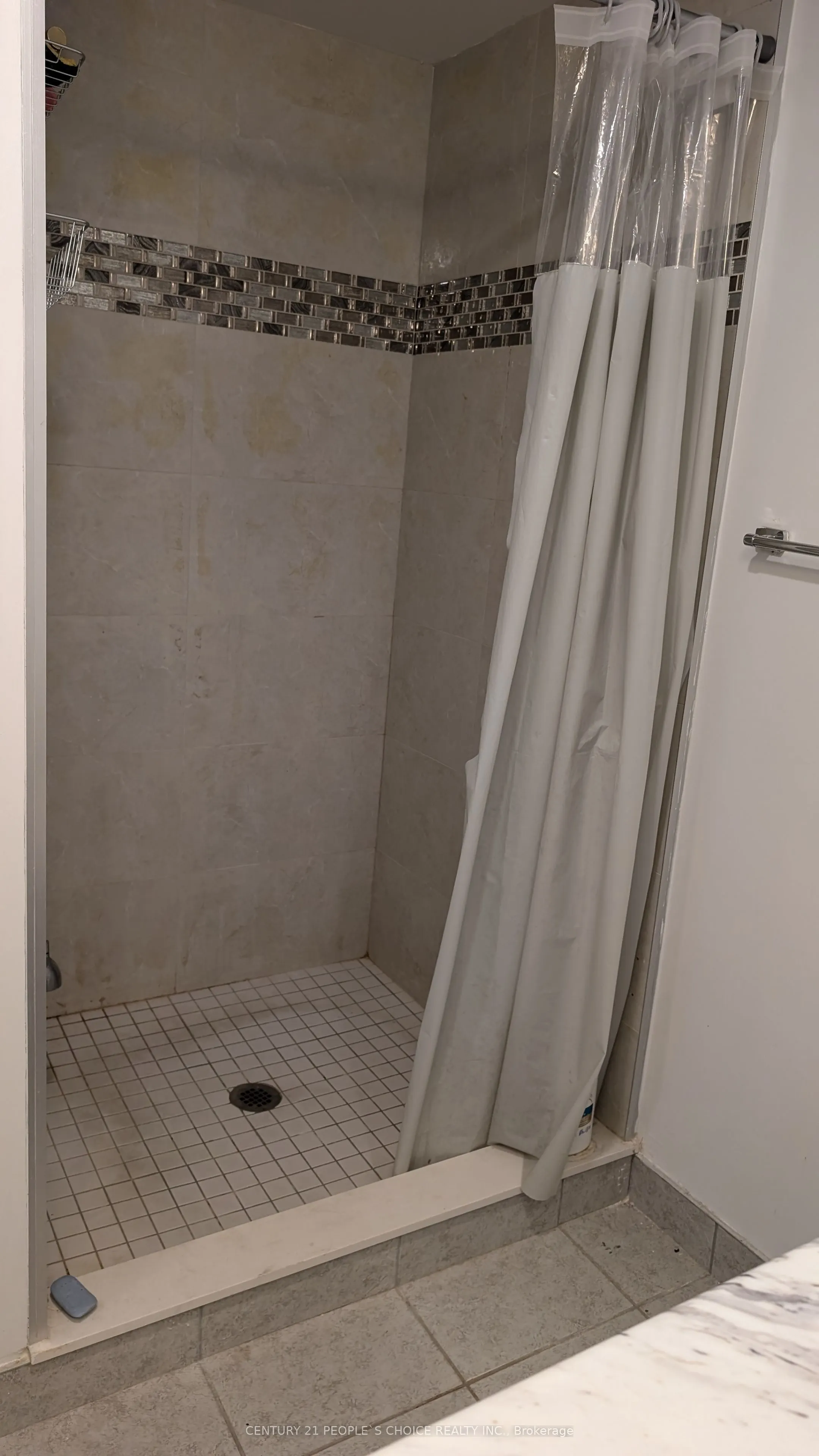 8 Trent Avenue, #324