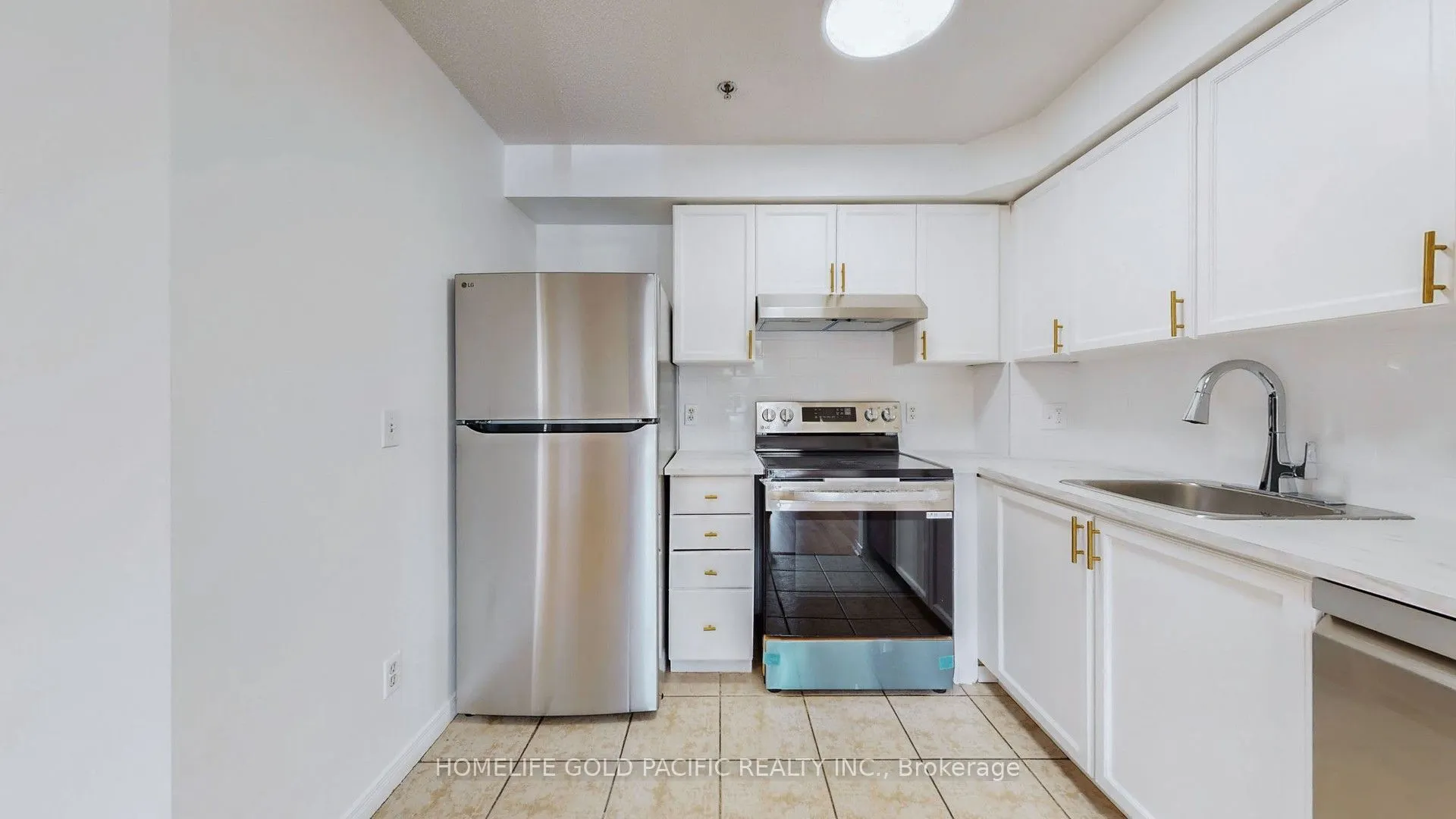 684 Warden Avenue, #102