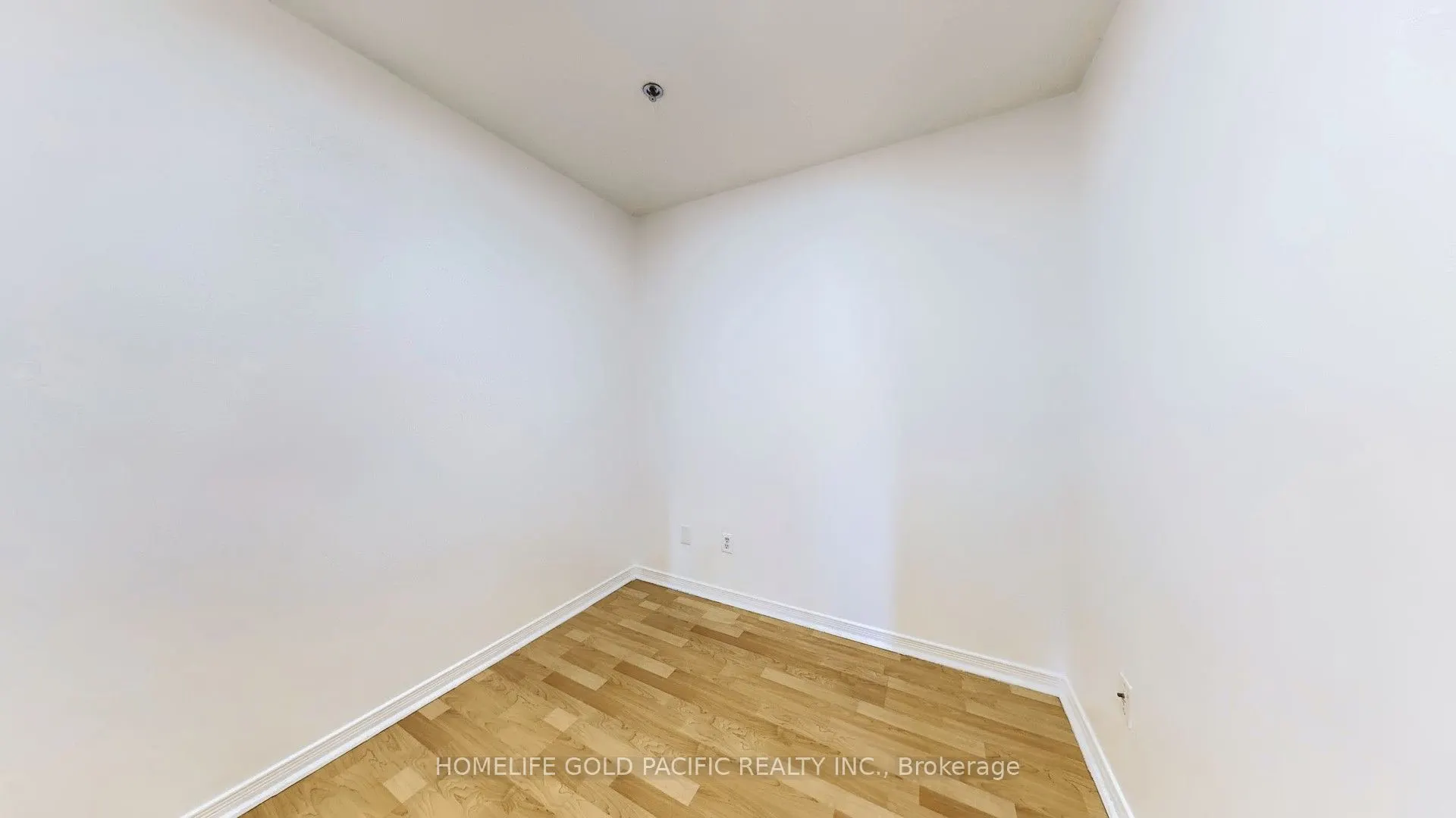 684 Warden Avenue, #102