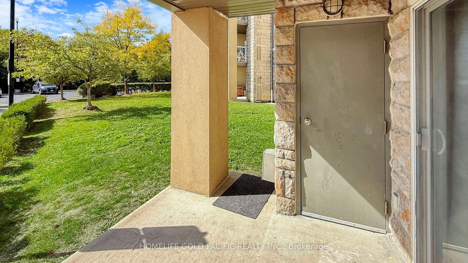 684 Warden Avenue, #102
