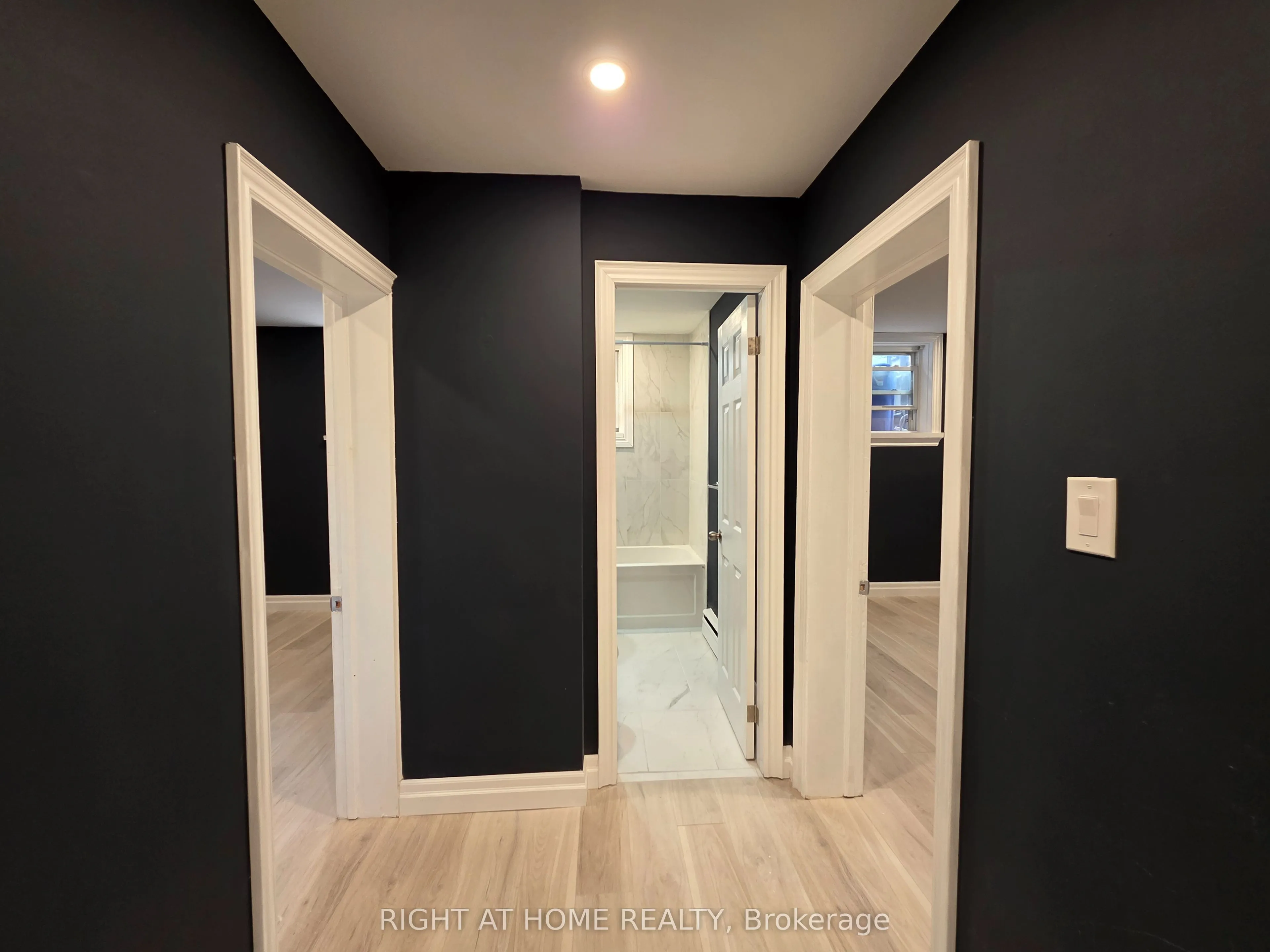 385 Mary Street N, #LowerLevel