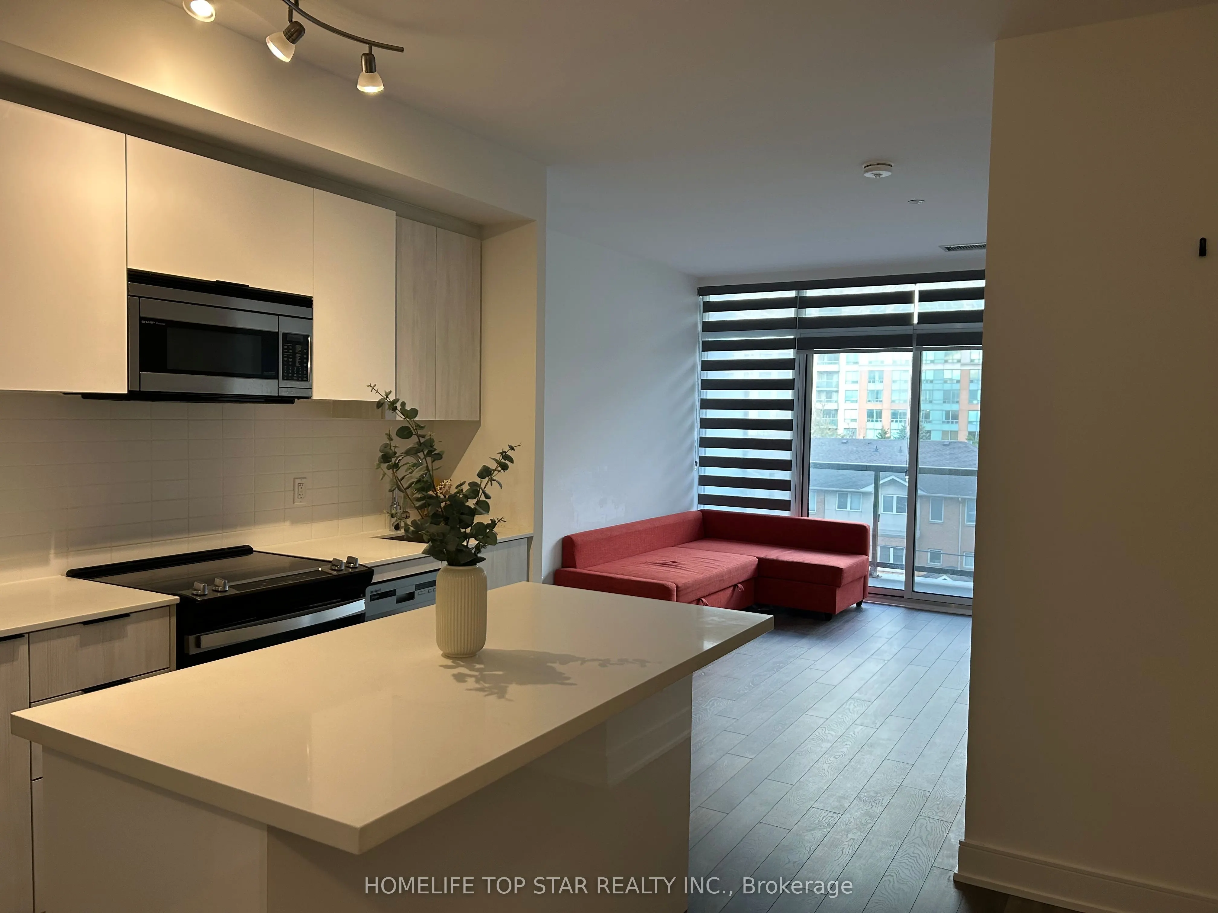 1350 Ellesmere Road, #709