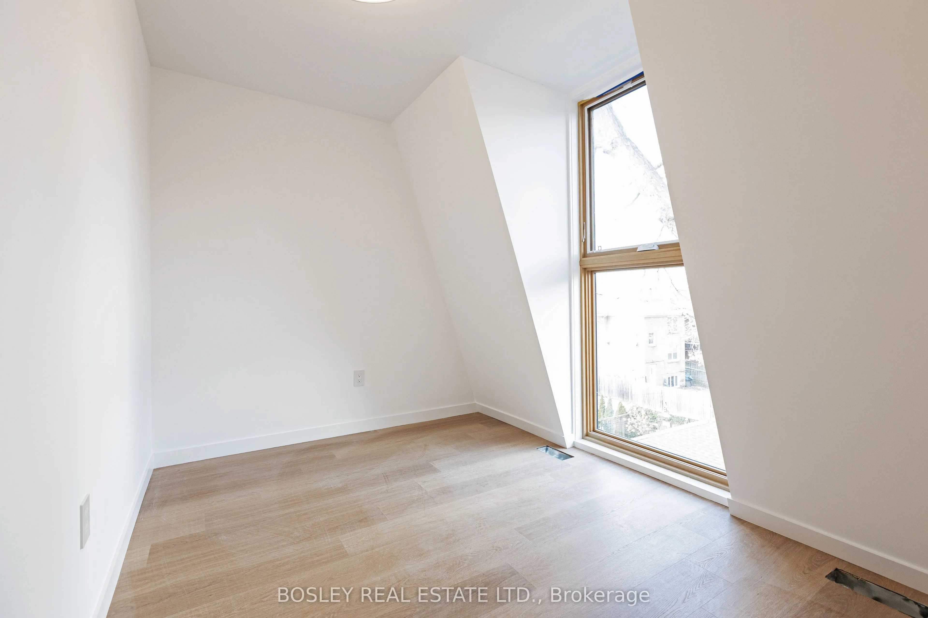 12A Swanwick Avenue