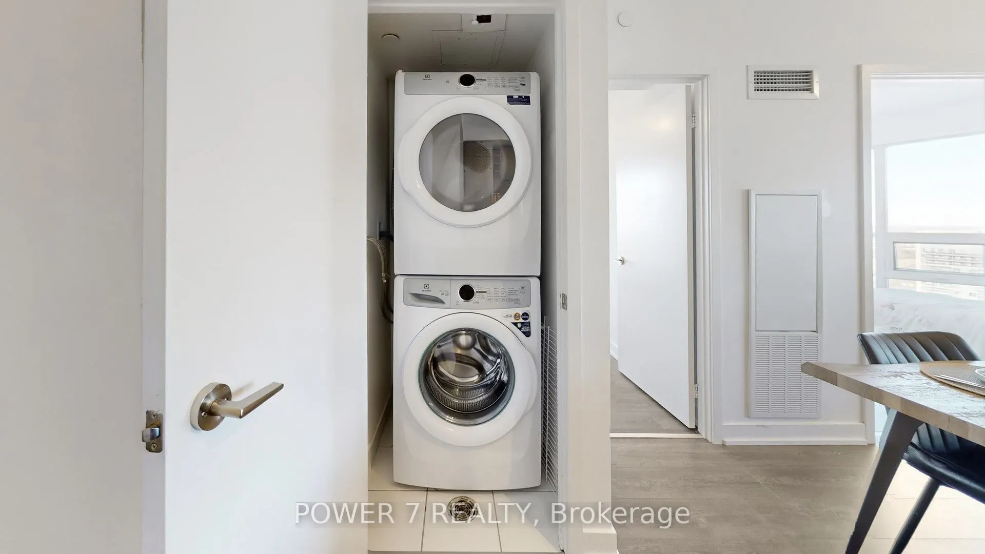 2033 Kennedy Rd Road, #3605