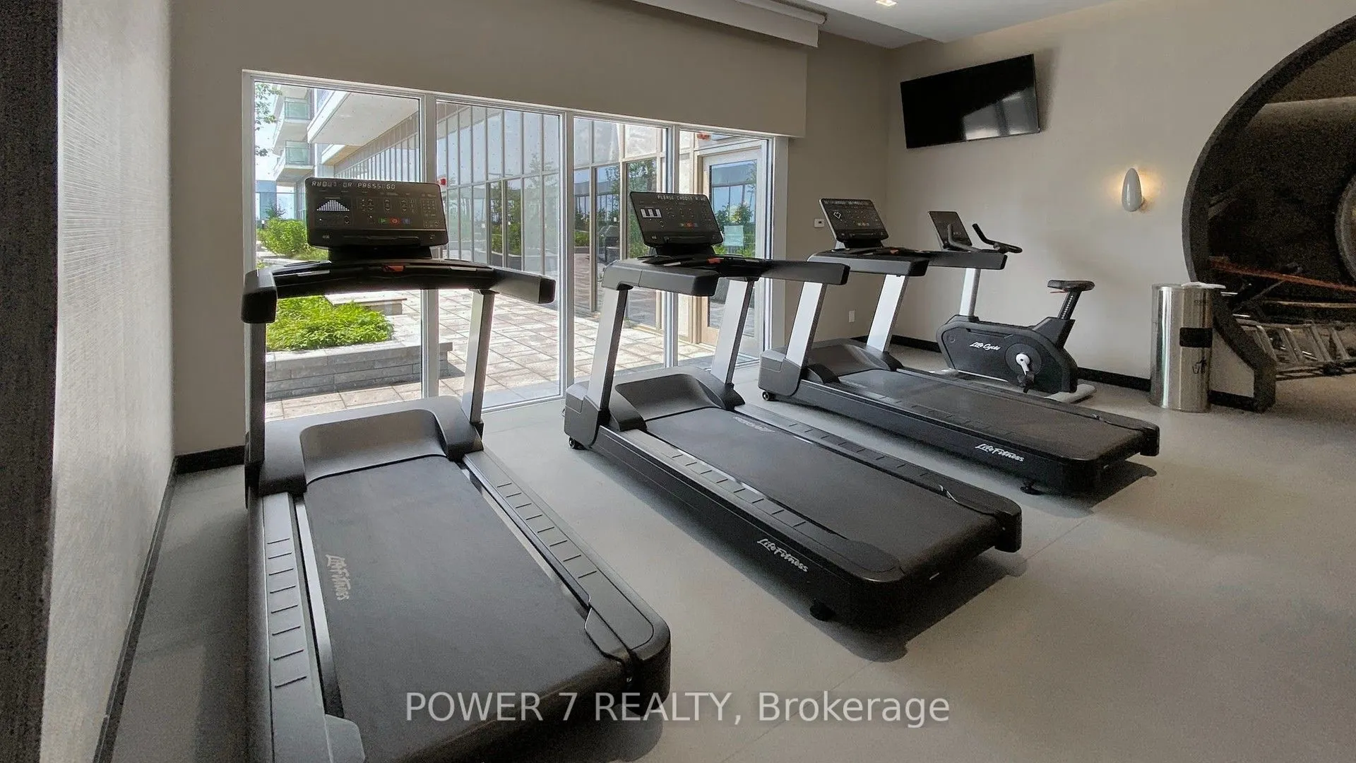 2033 Kennedy Rd Road, #3605