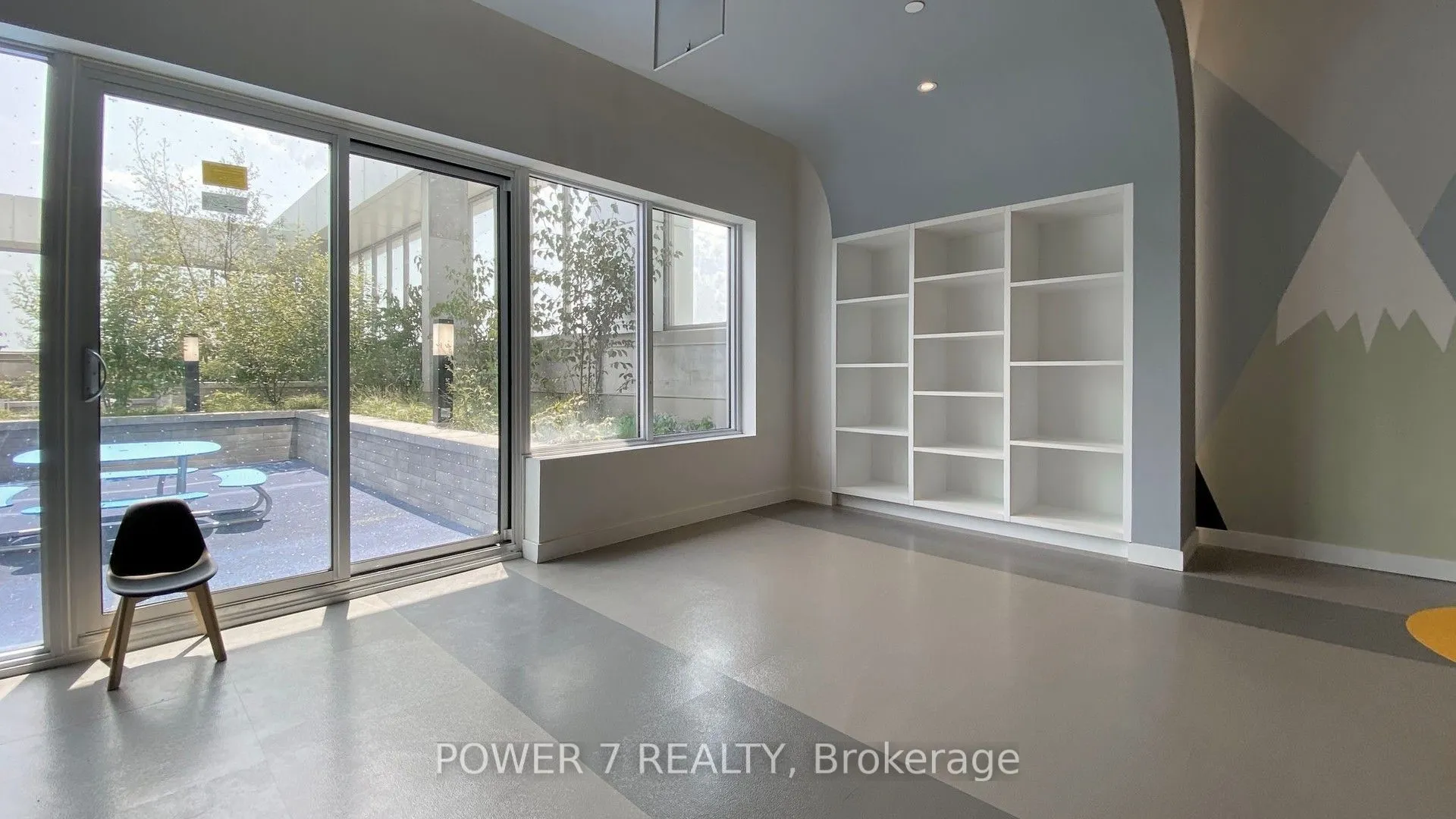 2033 Kennedy Rd Road, #3605