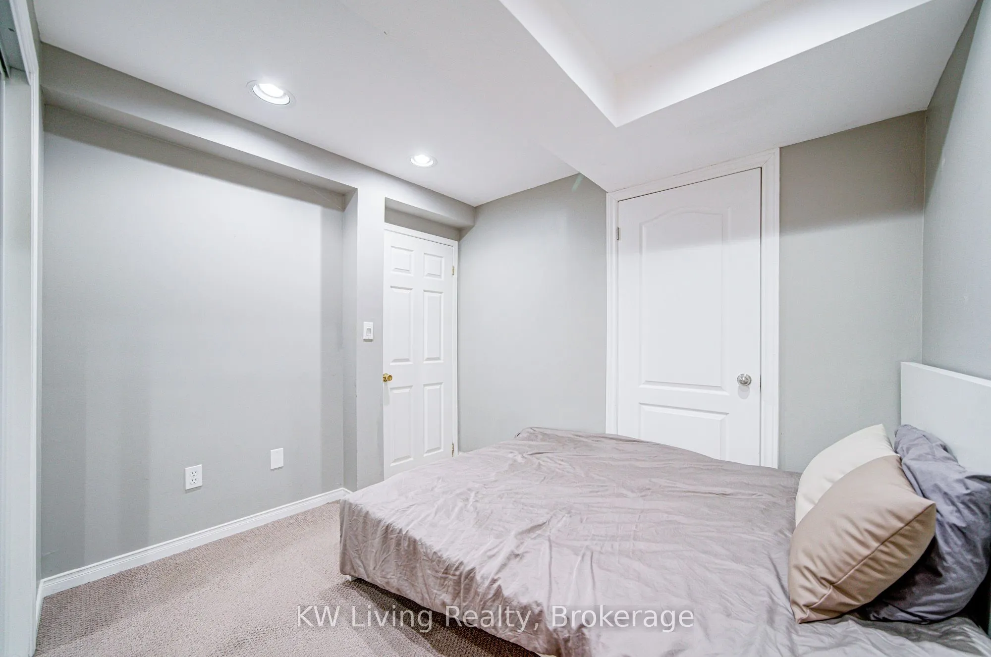 52 Moorefield Drive