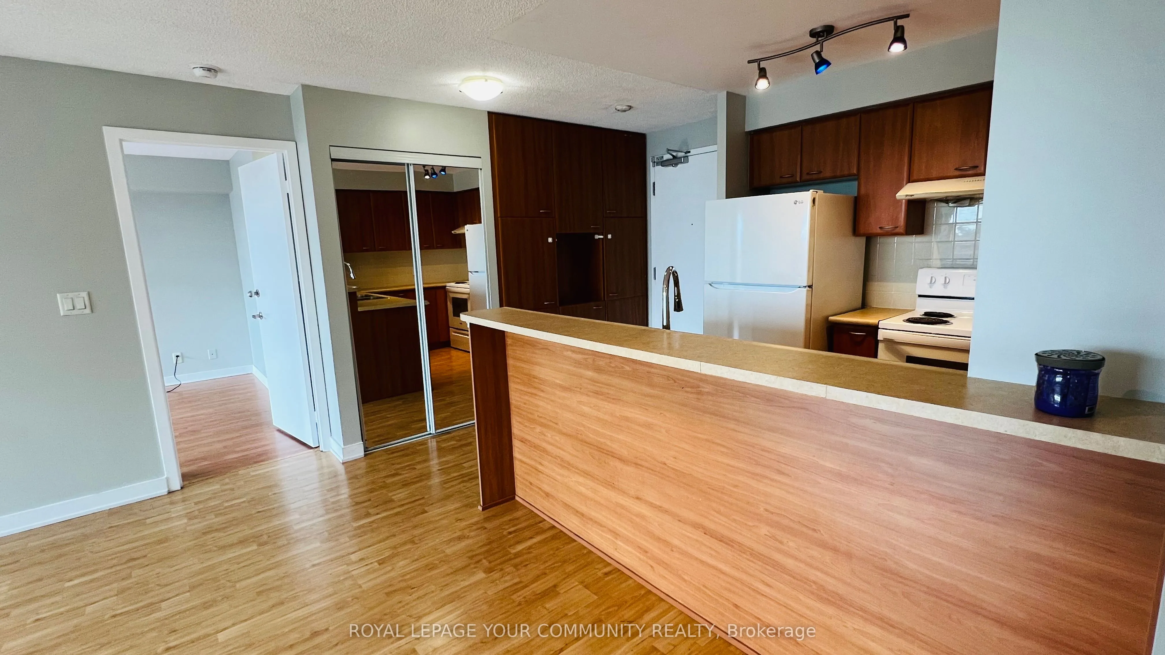 38 Lee Centre Drive, #609
