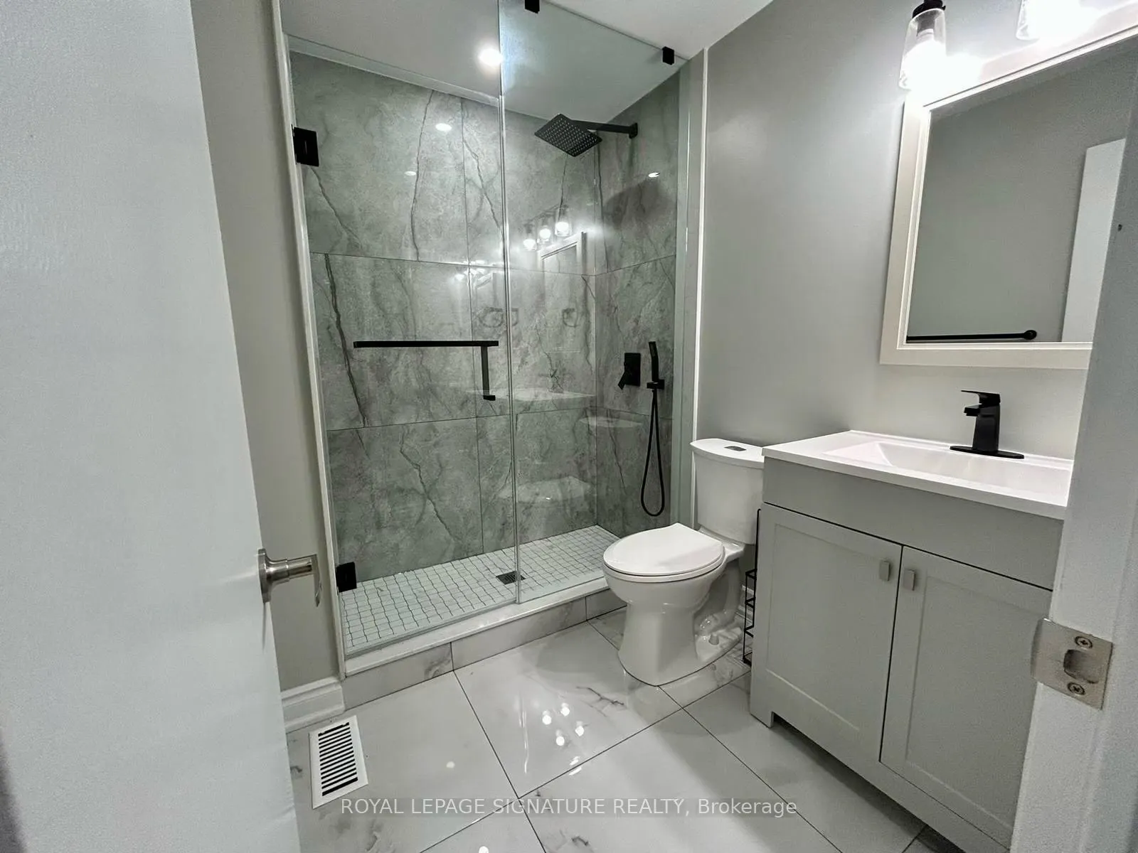 1176 Beaver Valley Crescent