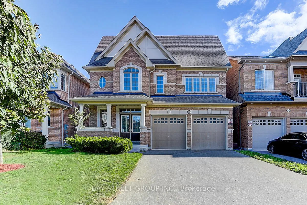 2433 Equestrian Crescent