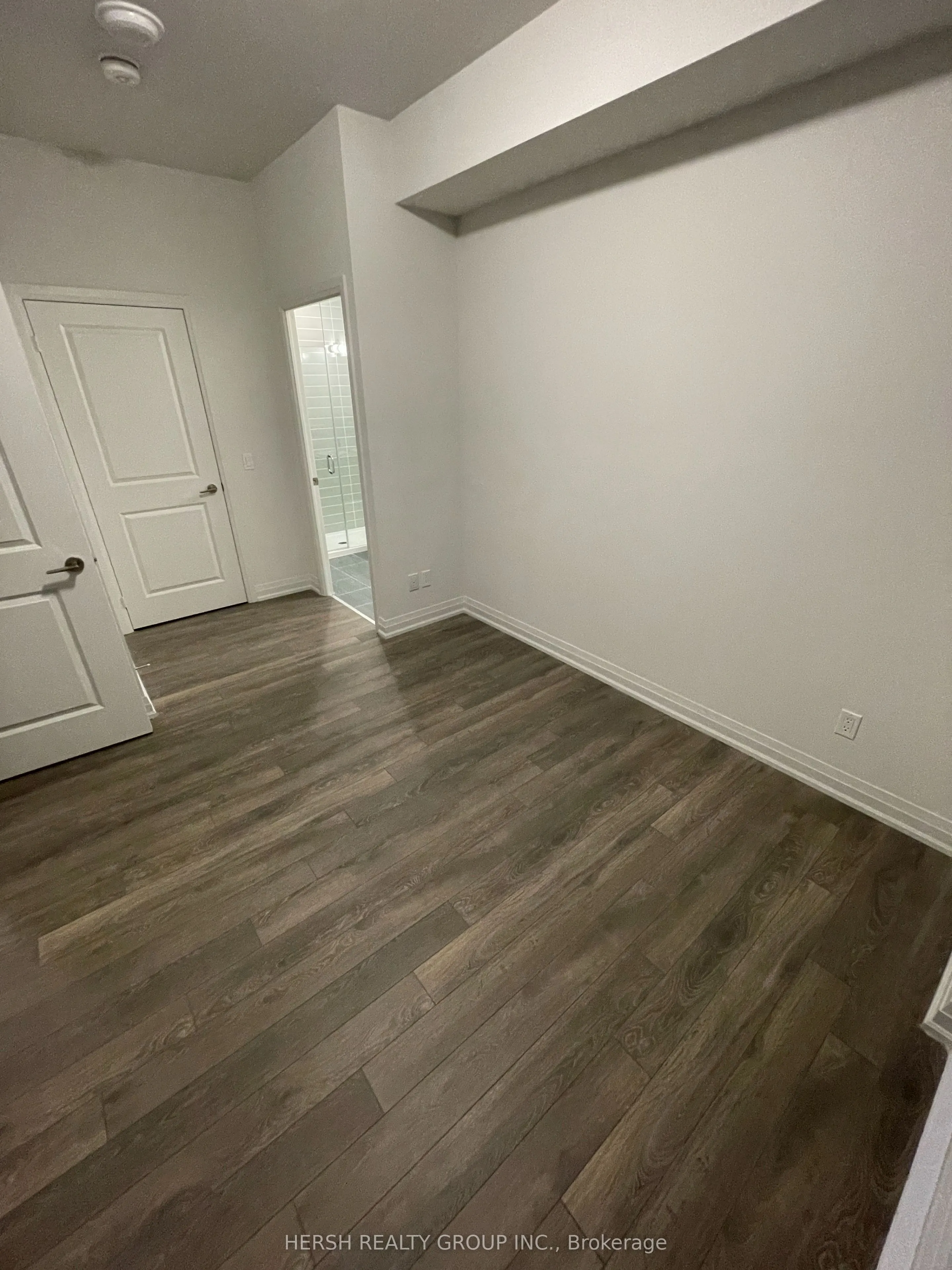 10 meadowglen Place, #506