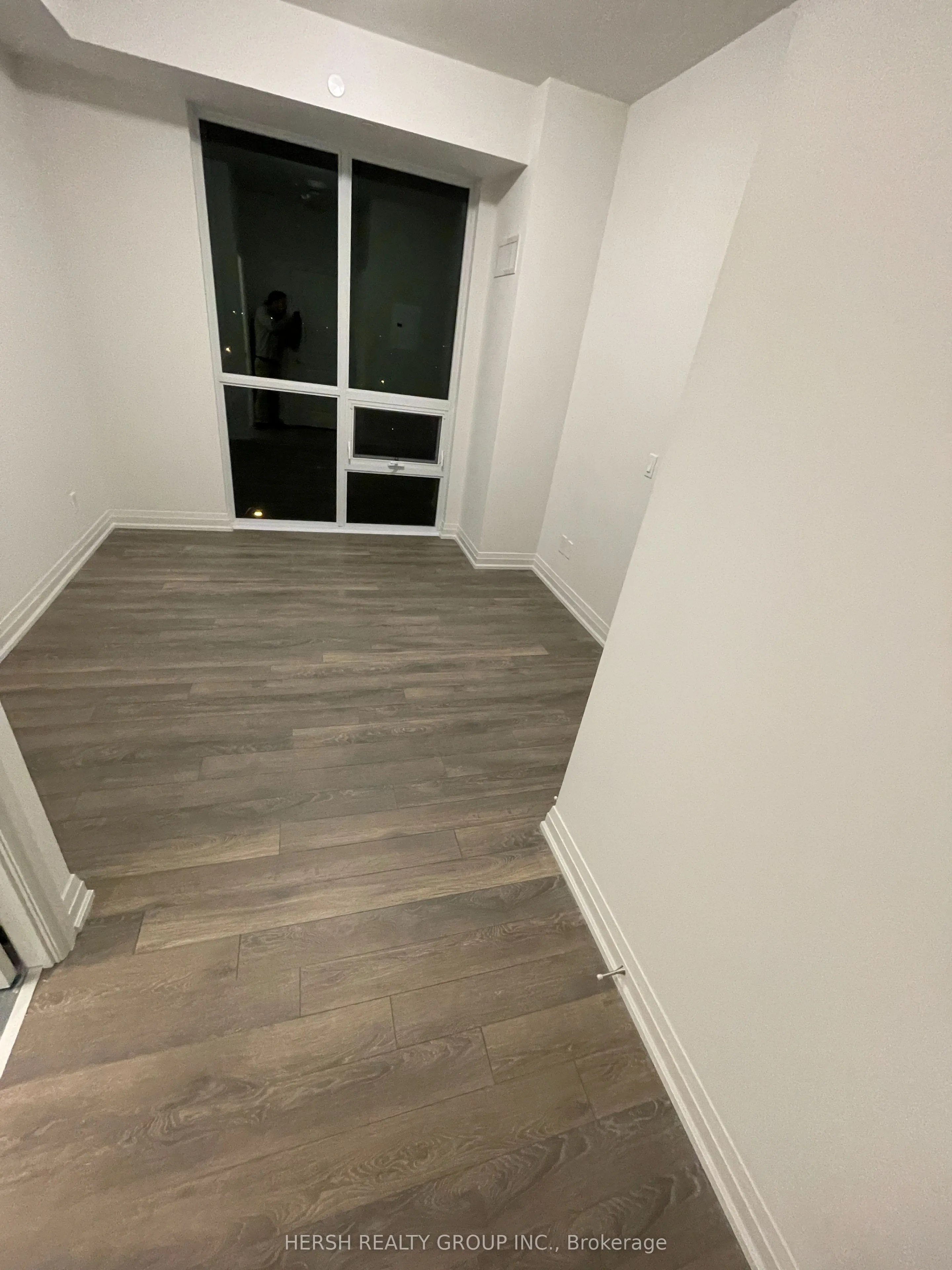 10 meadowglen Place, #506