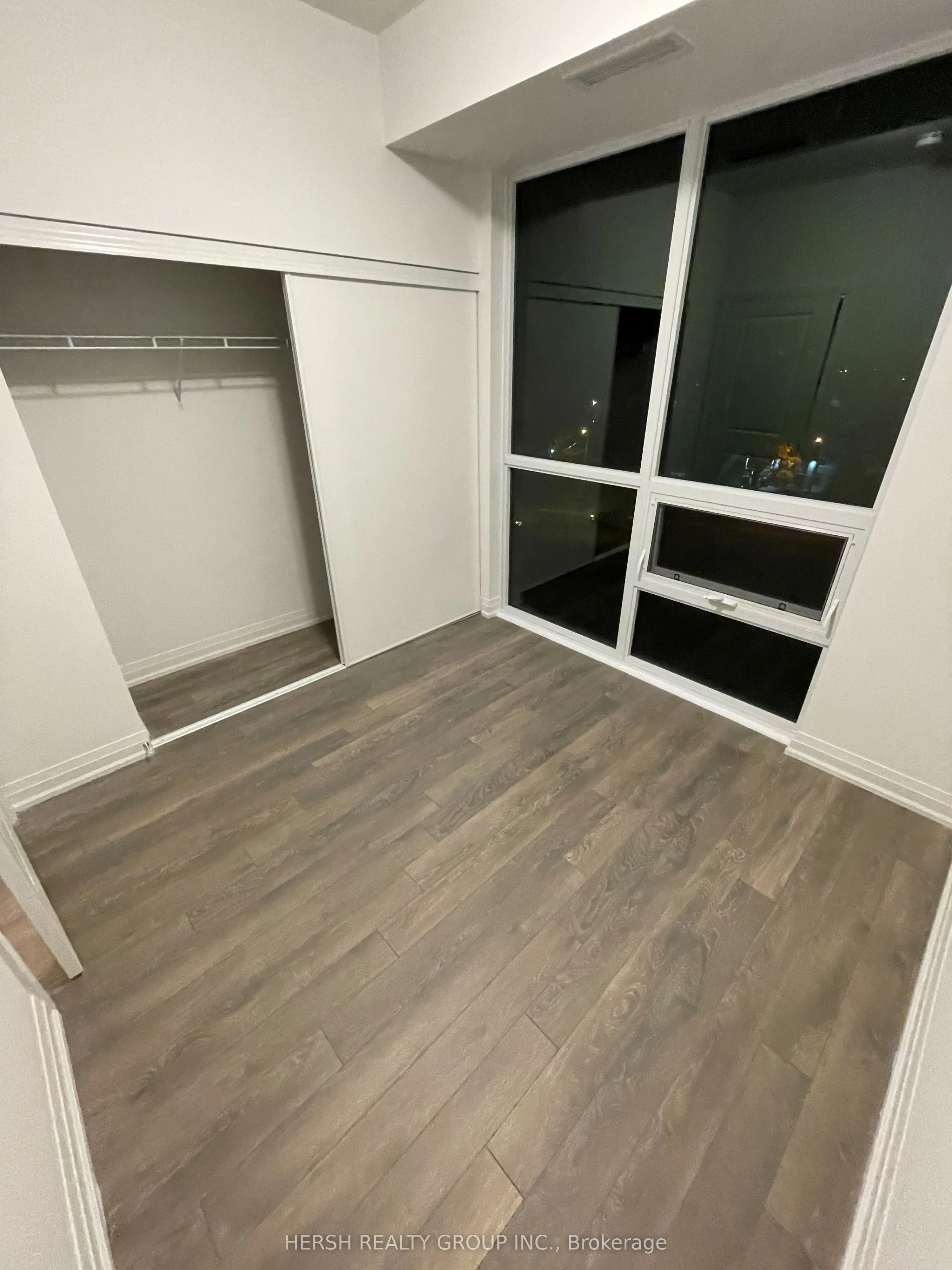 10 meadowglen Place, #506