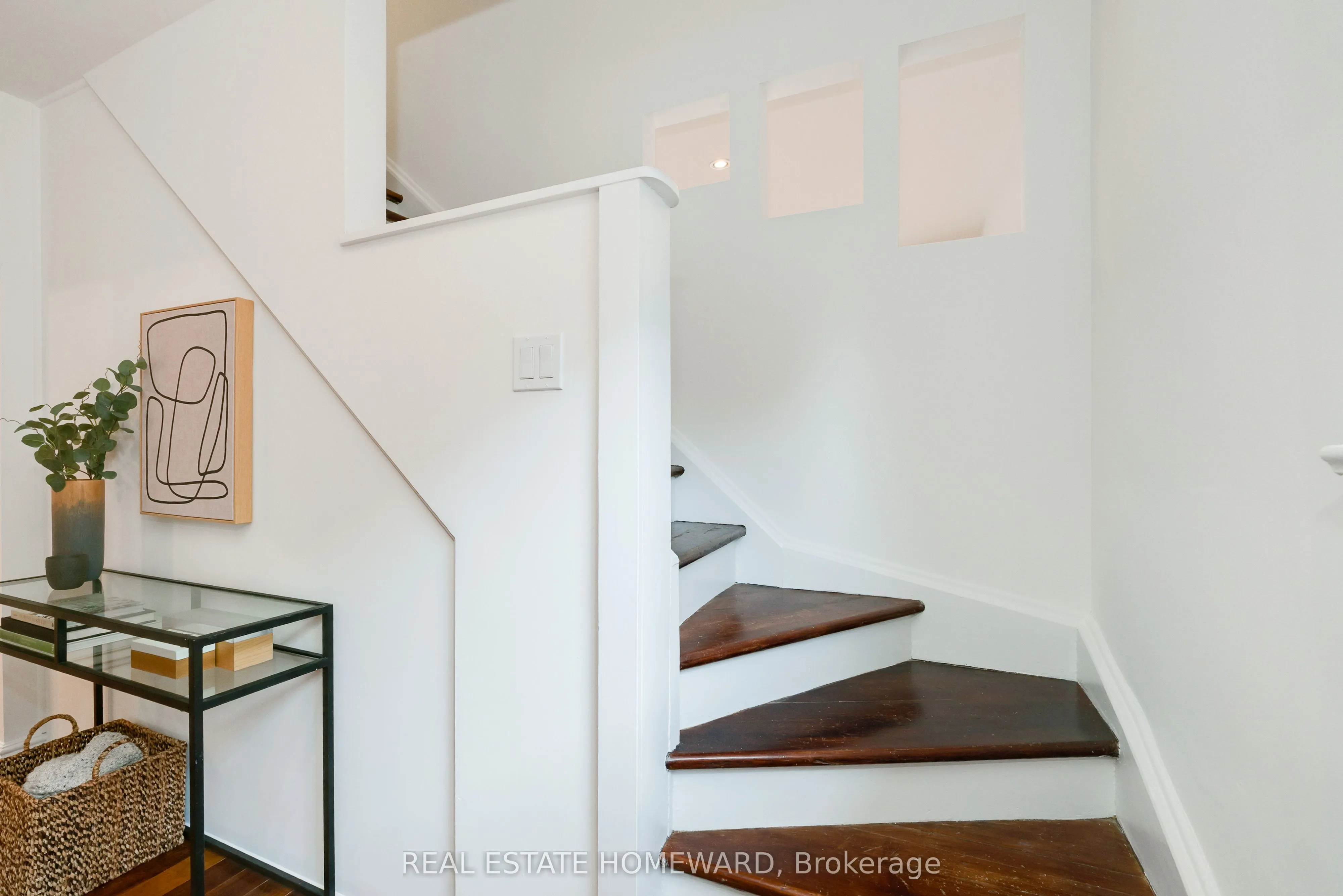 10 Norlong Boulevard