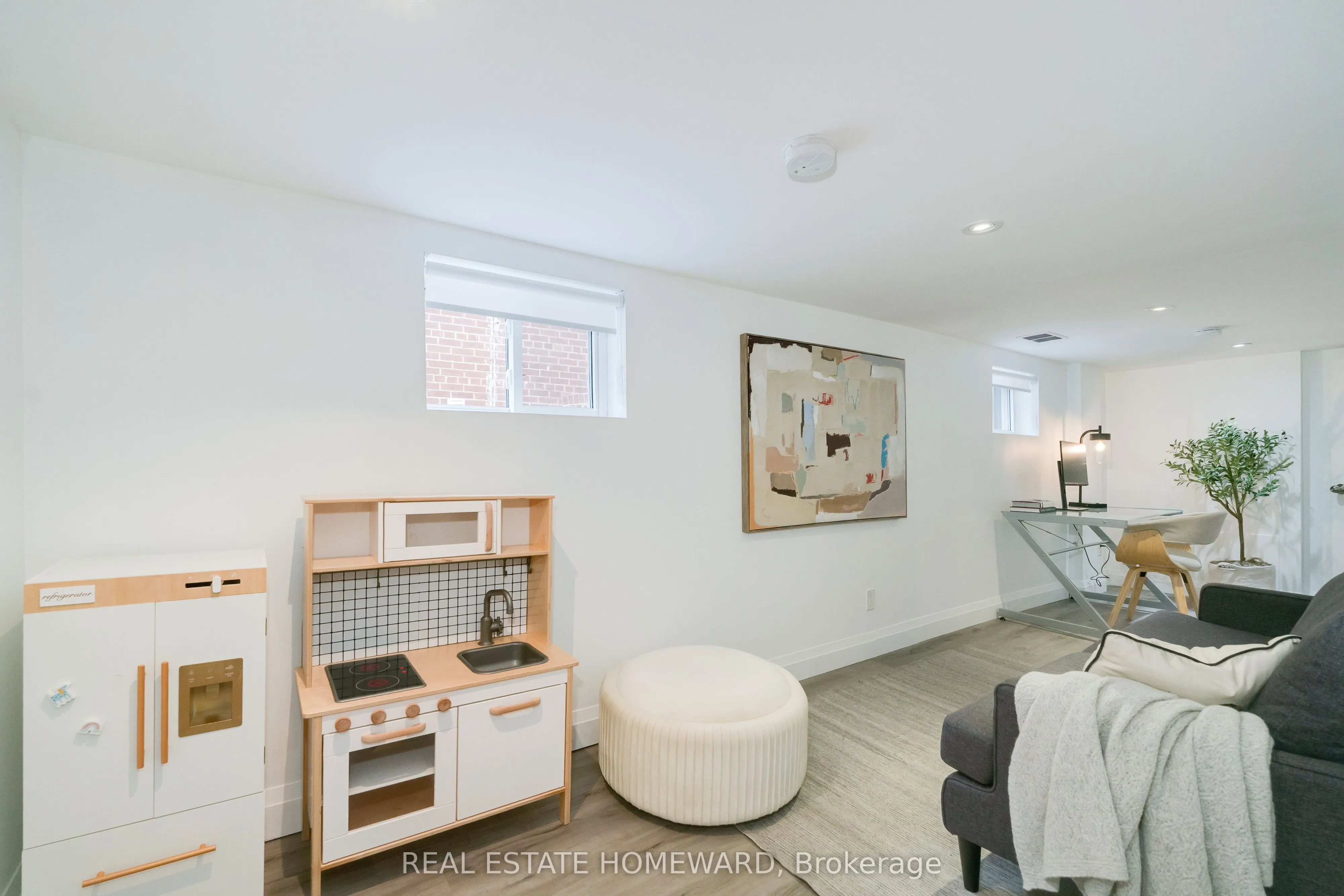 10 Norlong Boulevard