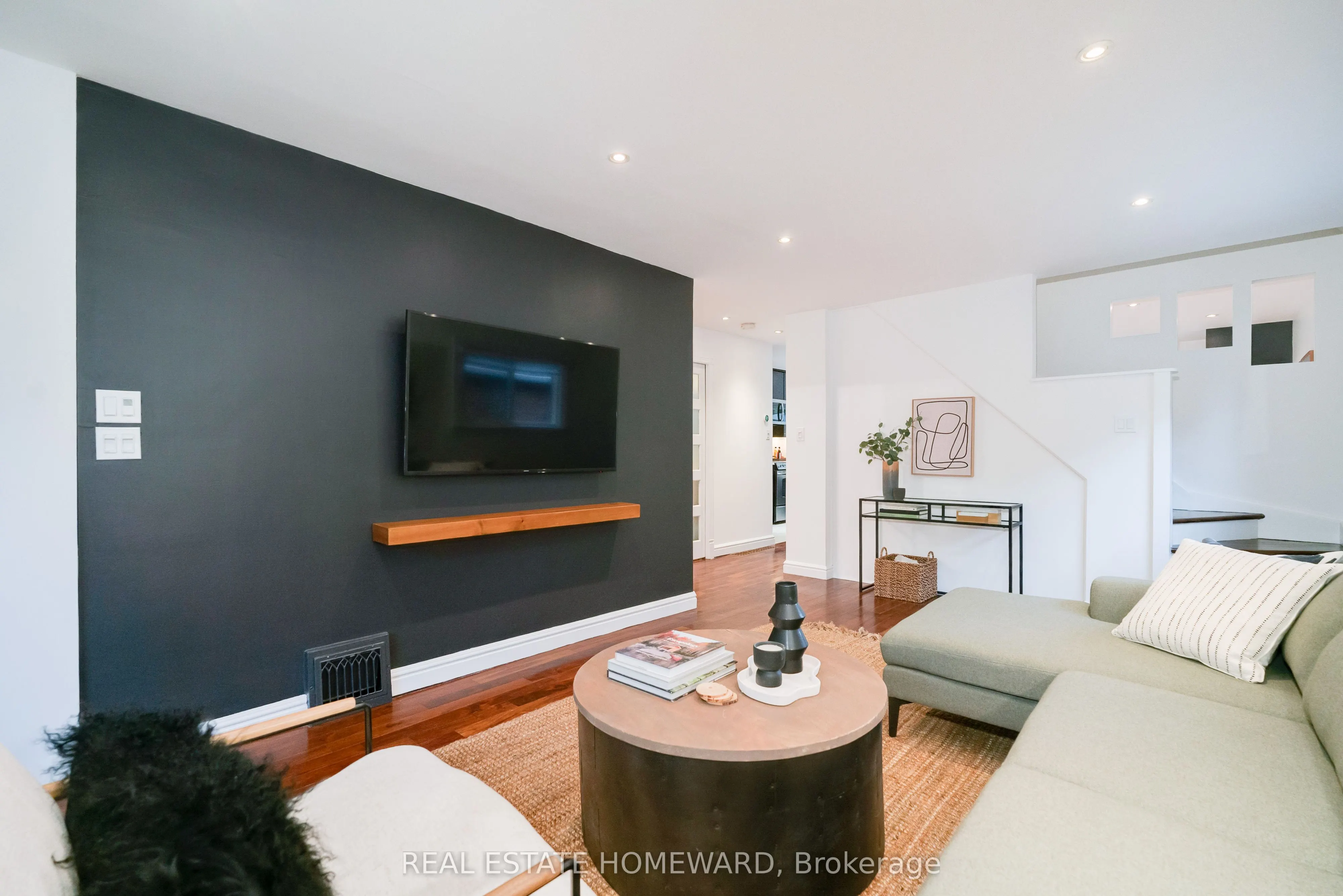 10 Norlong Boulevard