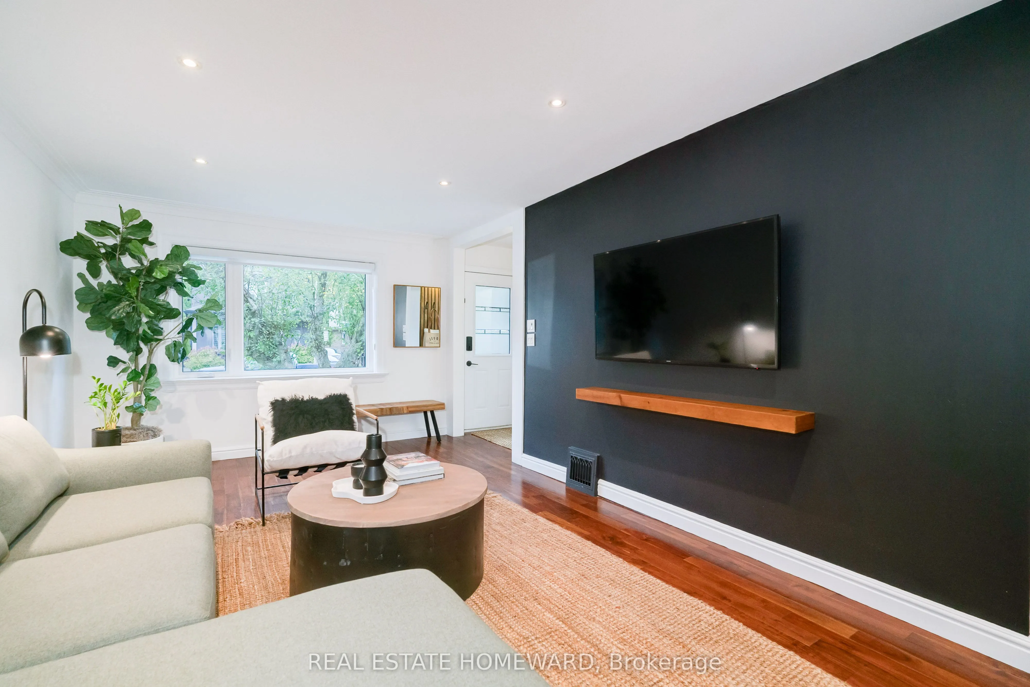 10 Norlong Boulevard