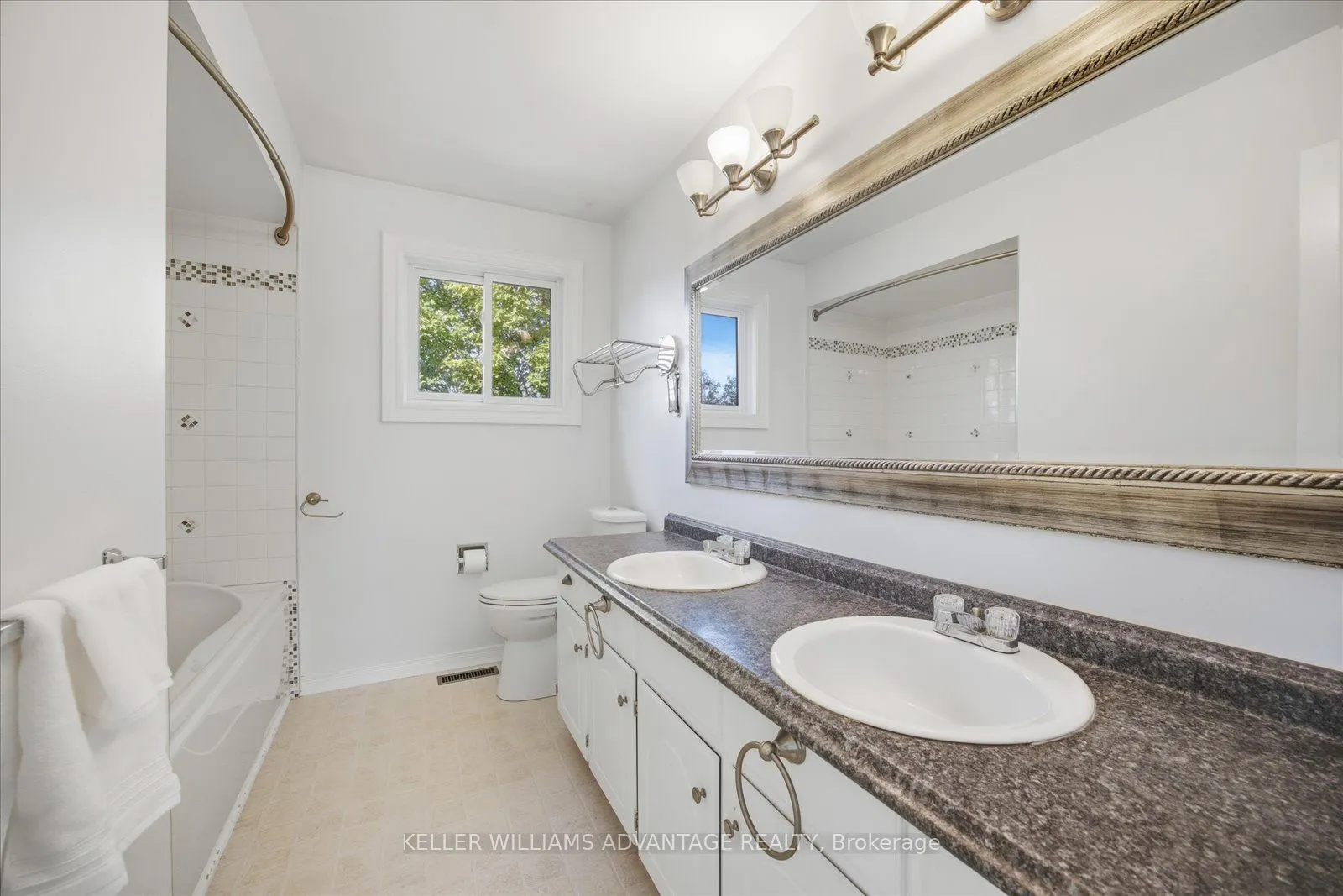 9 Blue Anchor Trail