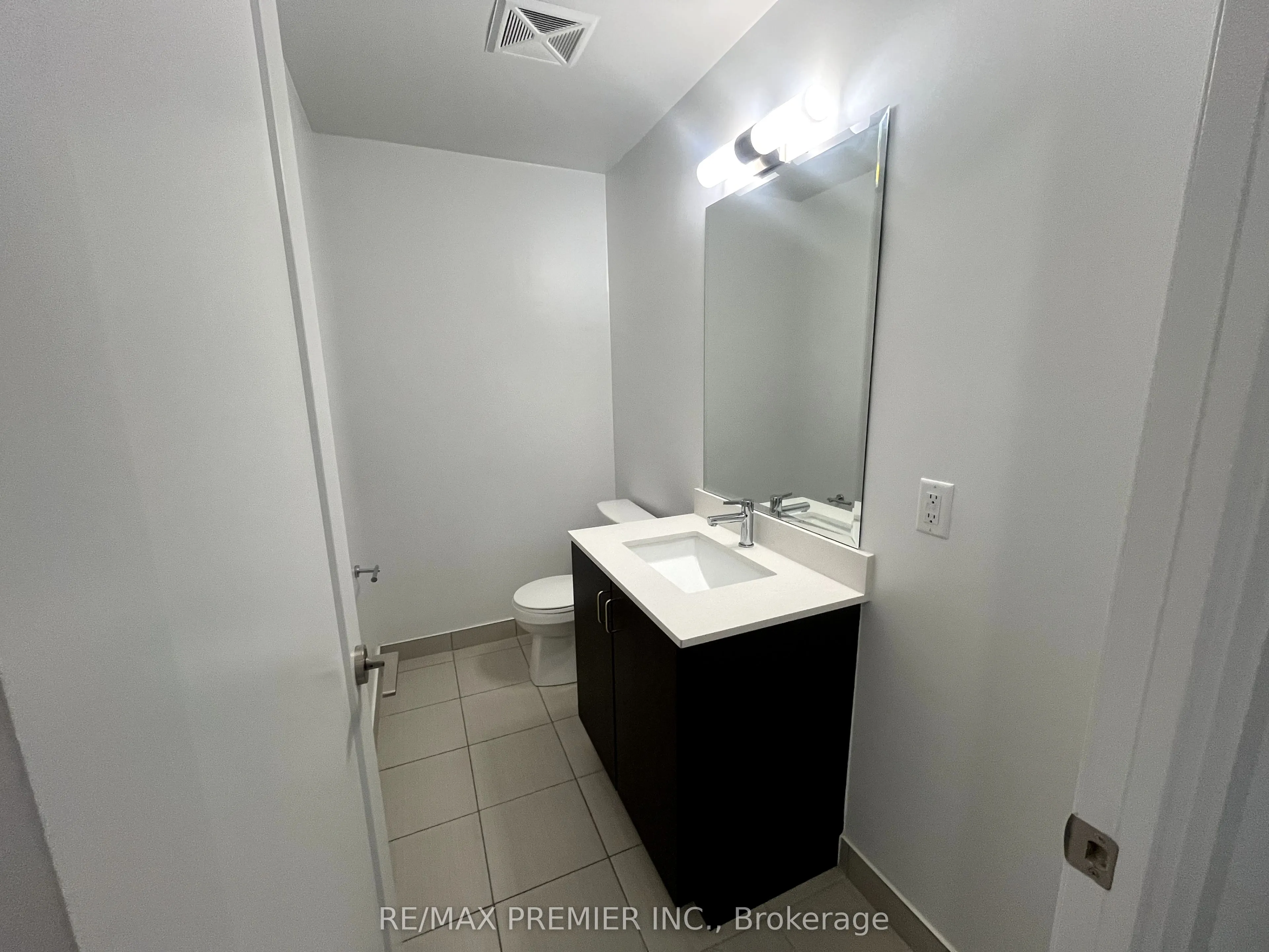 3220 Sheppard Avenue E, #213