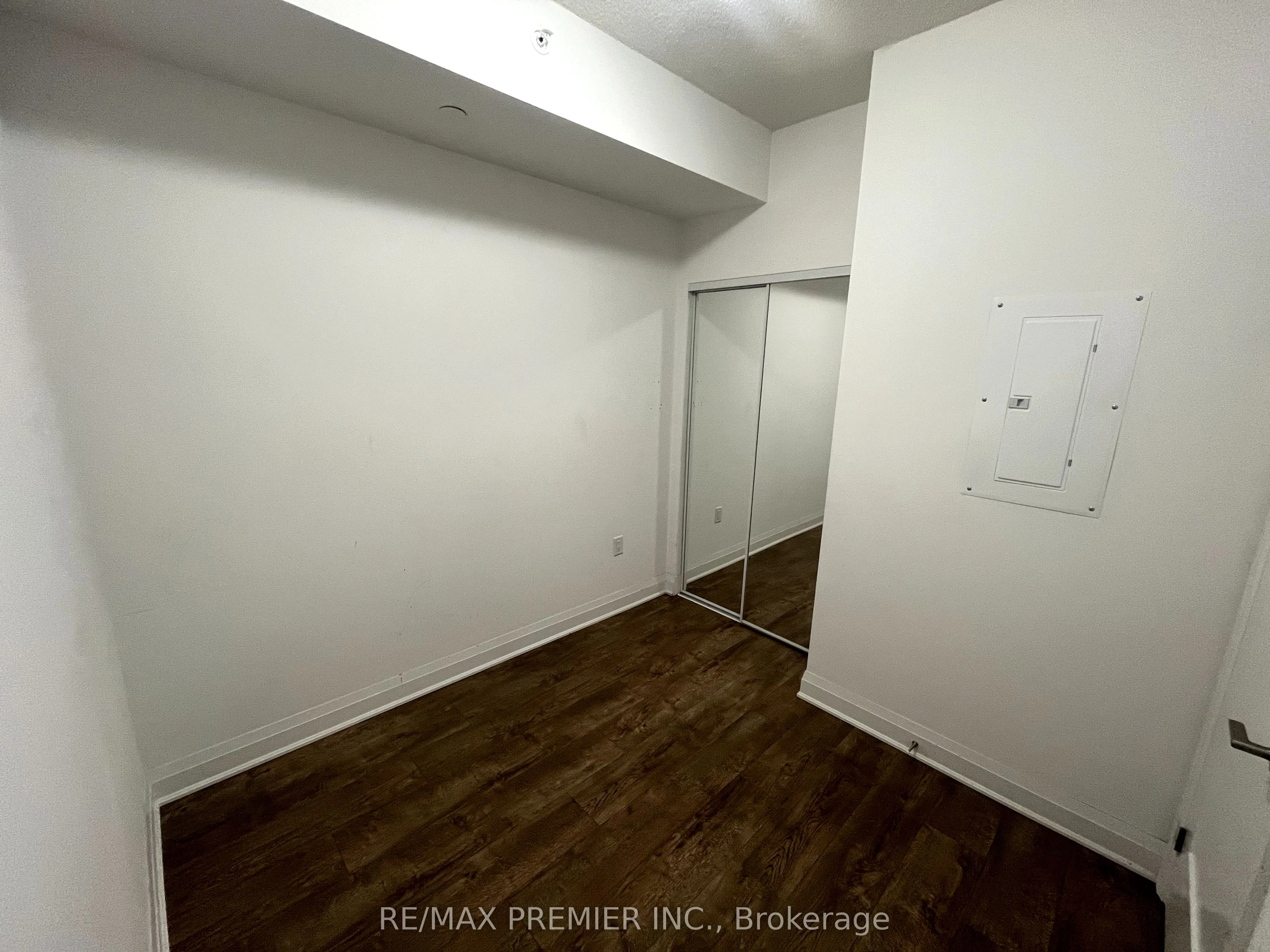 3220 Sheppard Avenue E, #213