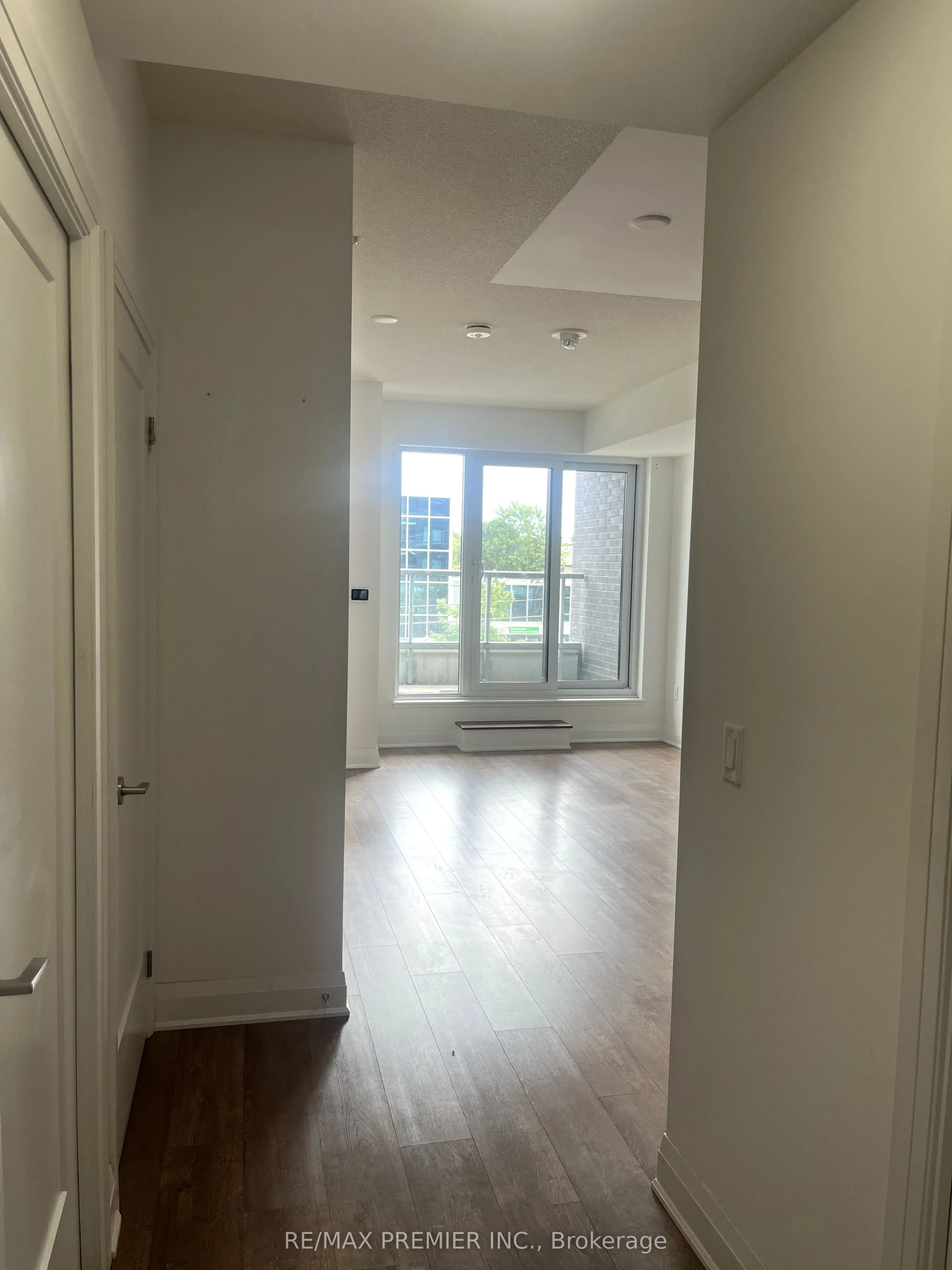 3220 Sheppard Avenue E, #213