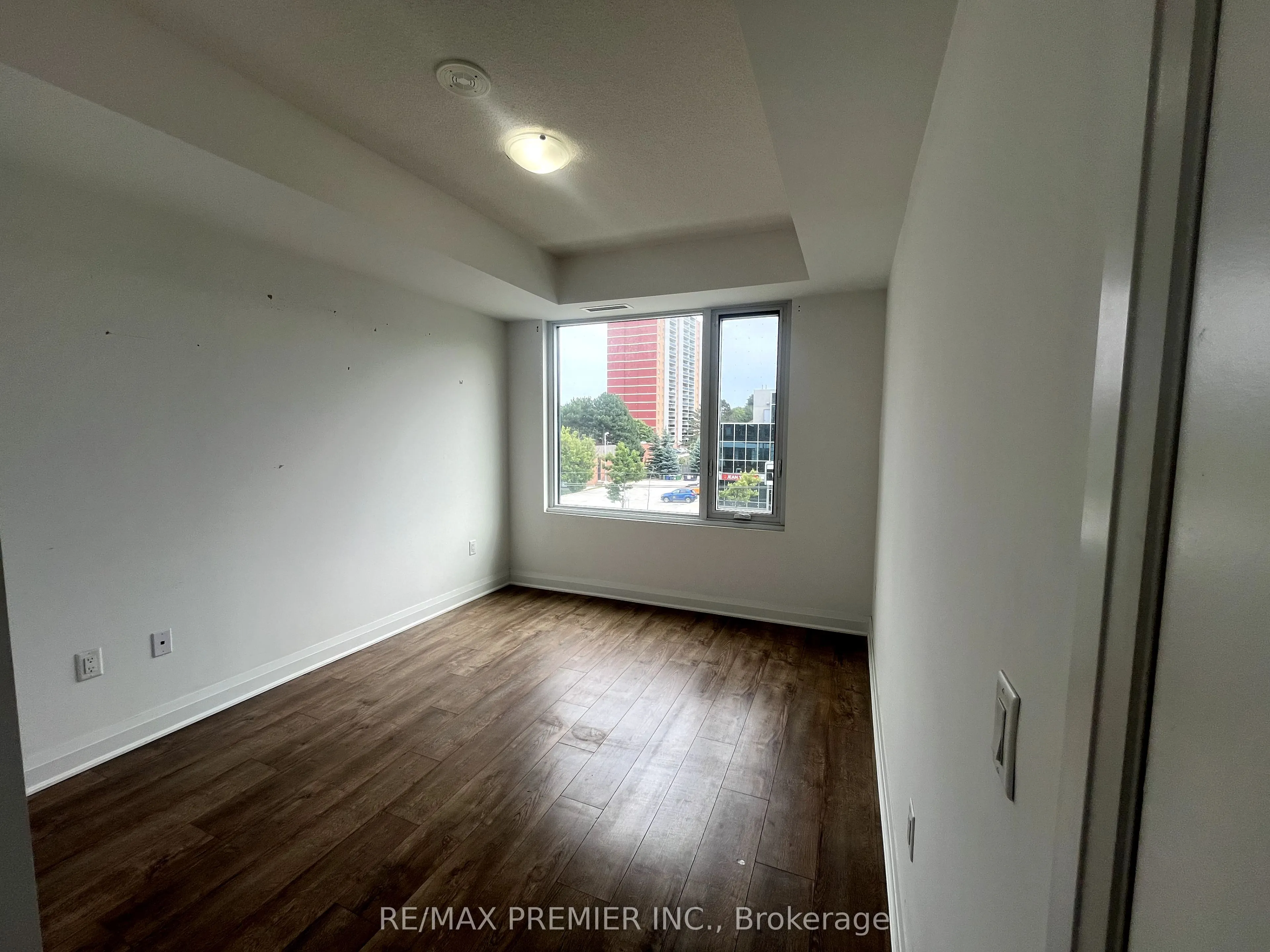 3220 Sheppard Avenue E, #213
