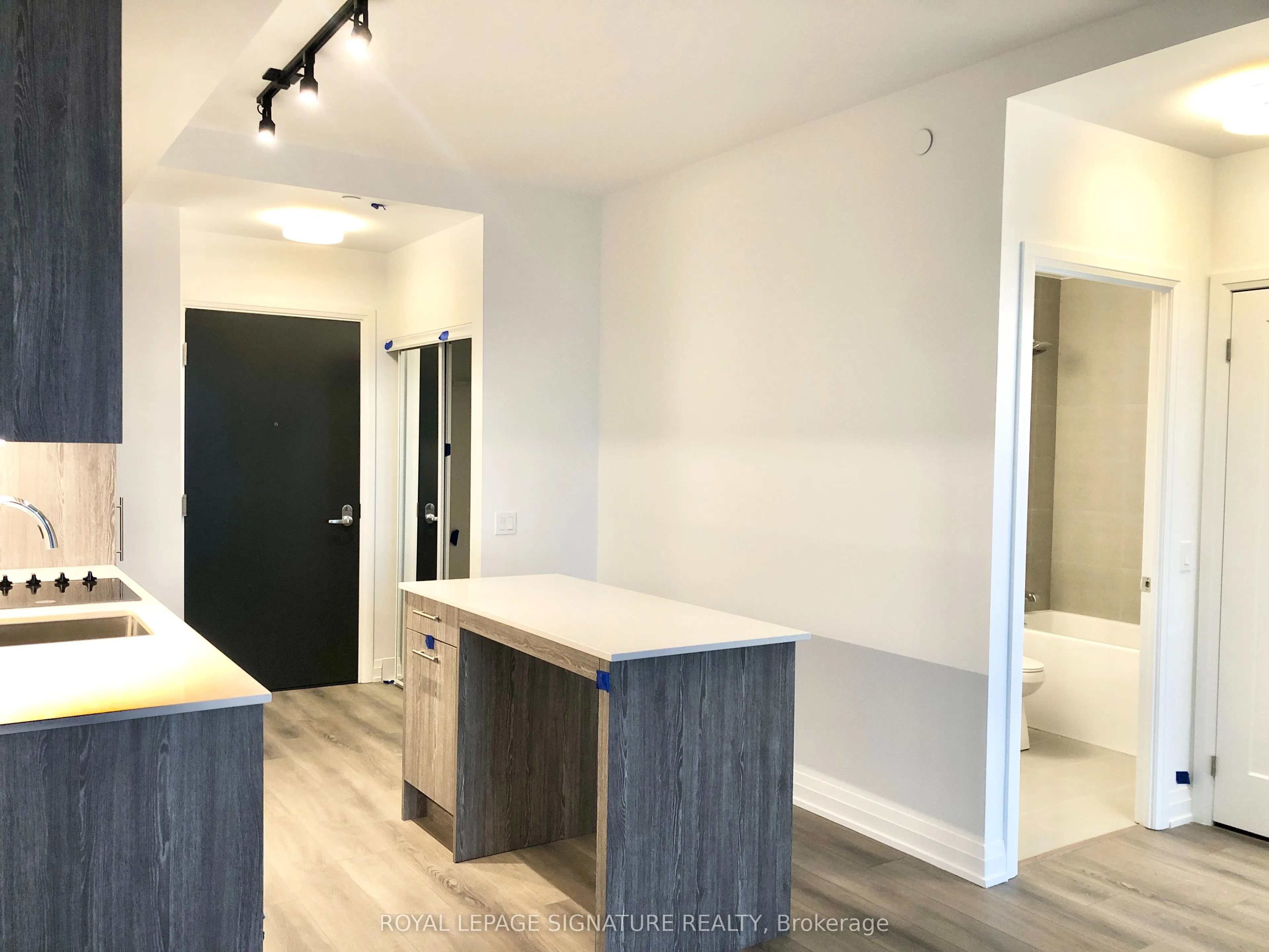 286 Main Street, #1013