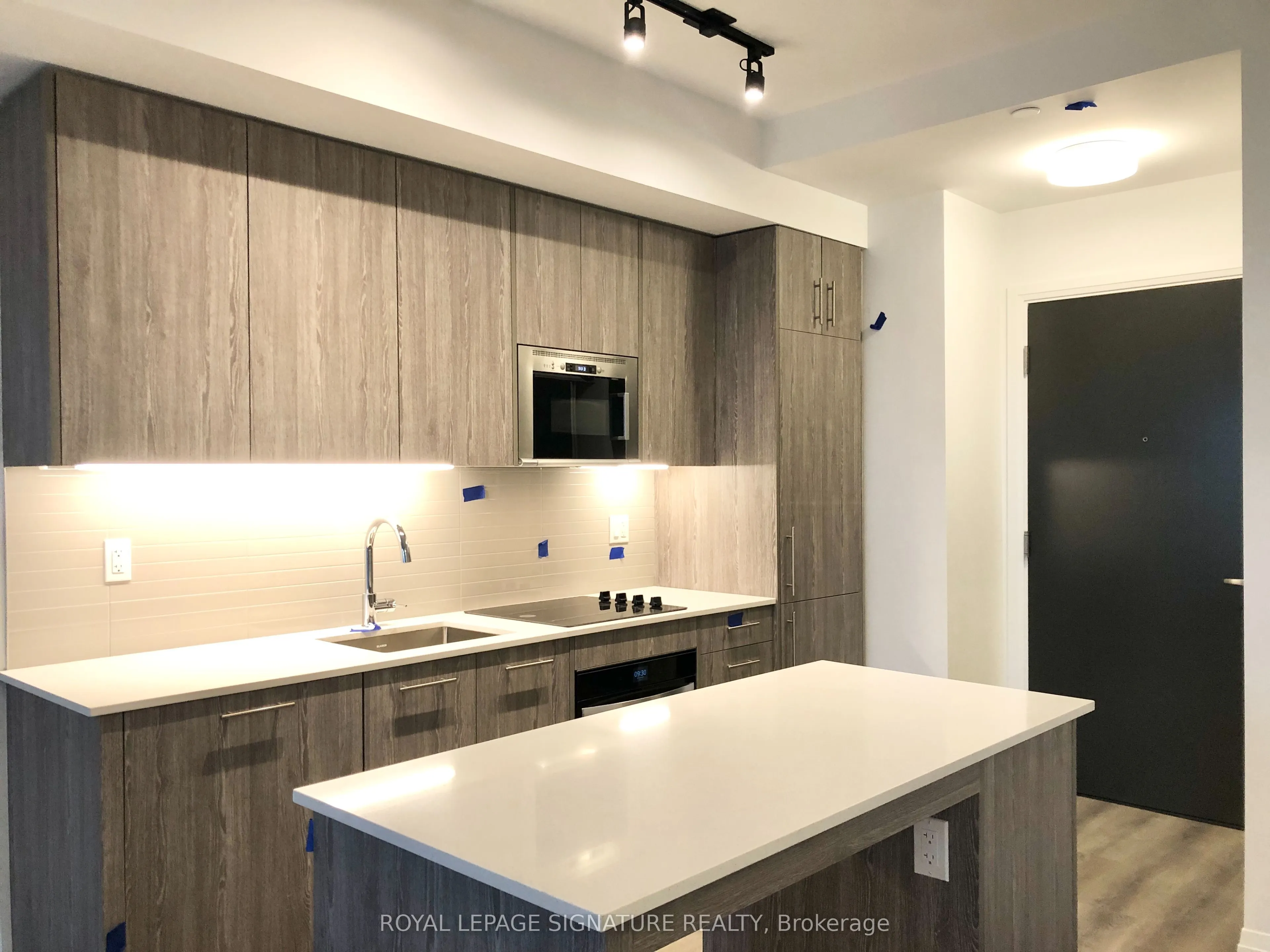 286 Main Street, #1013