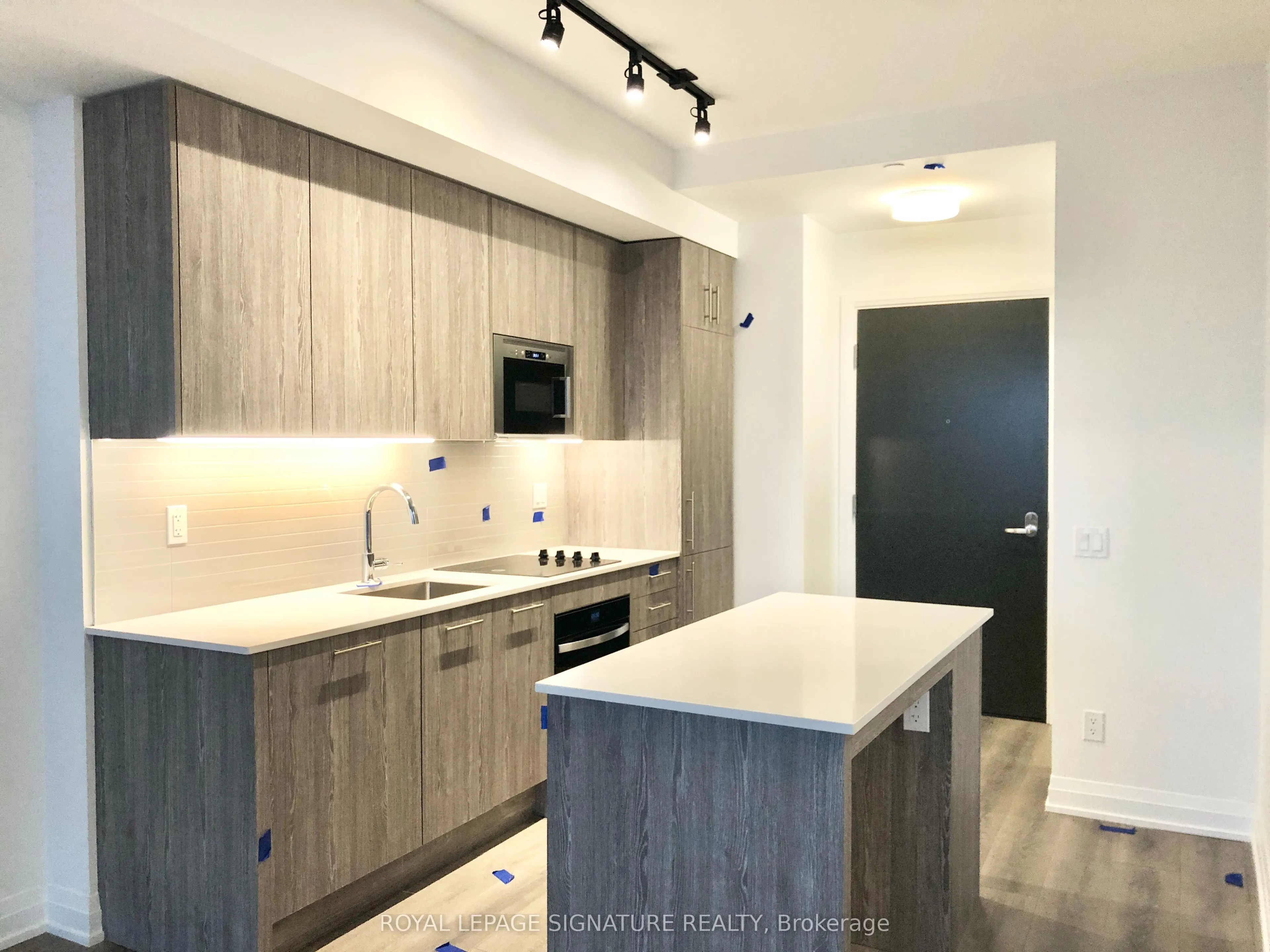 286 Main Street, #1013