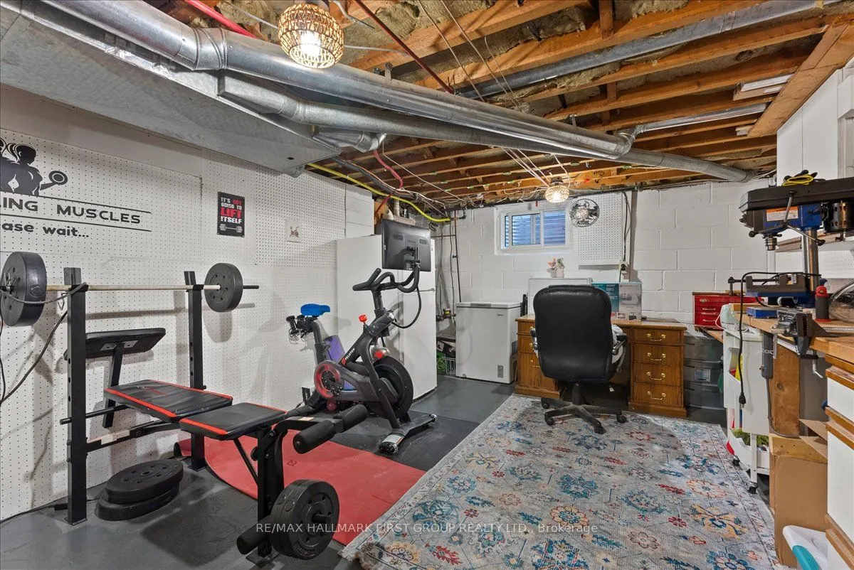 8 Concession Street E