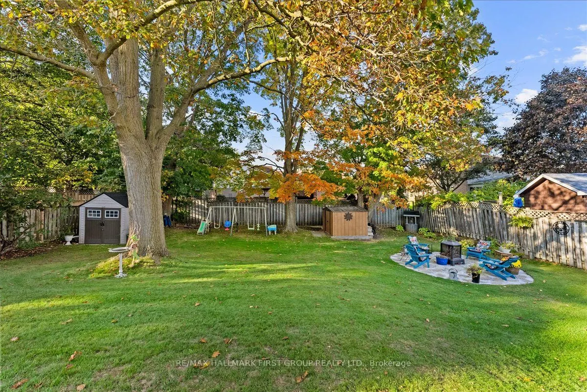 8 Concession Street E