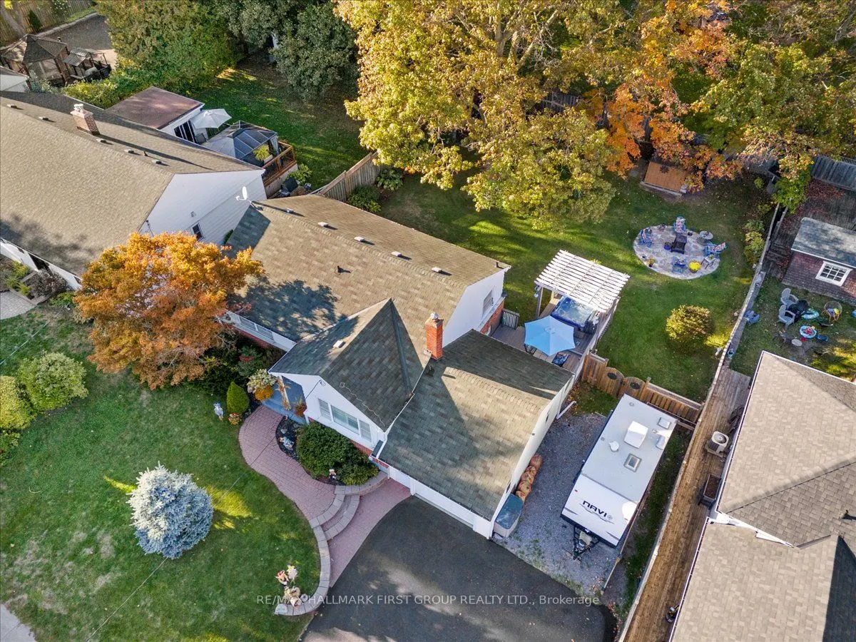 8 Concession Street E