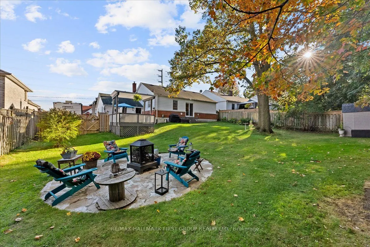 8 Concession Street E