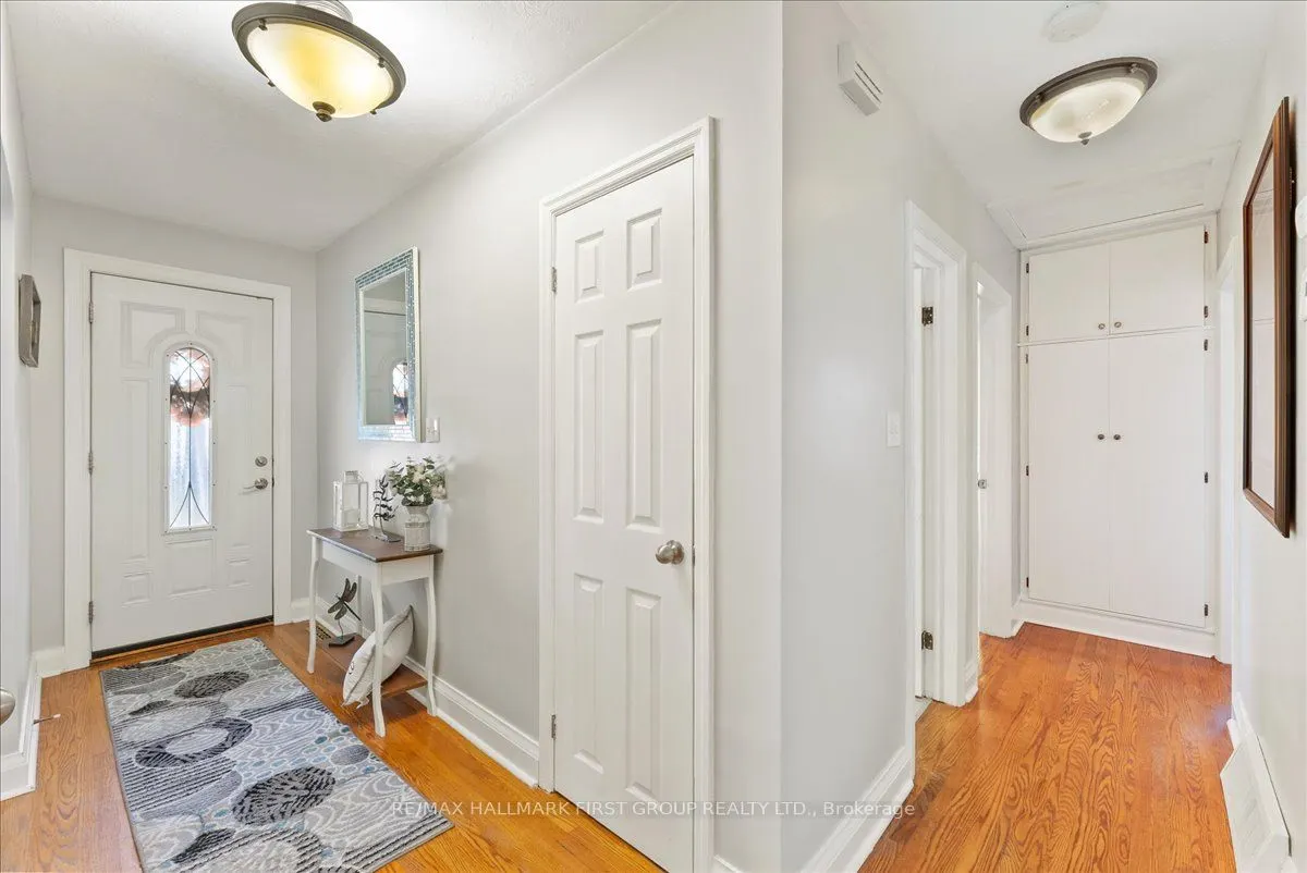 8 Concession Street E
