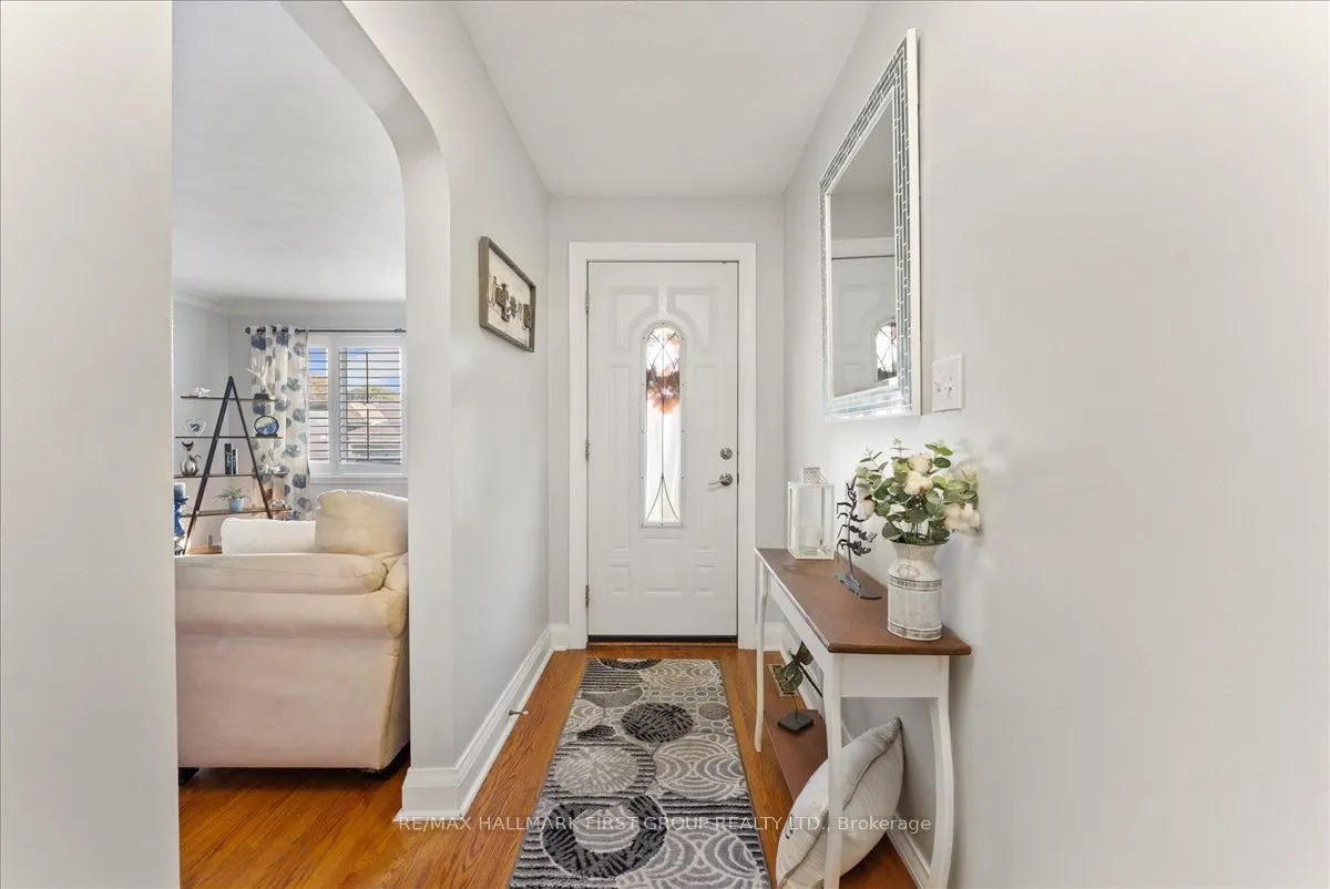 8 Concession Street E