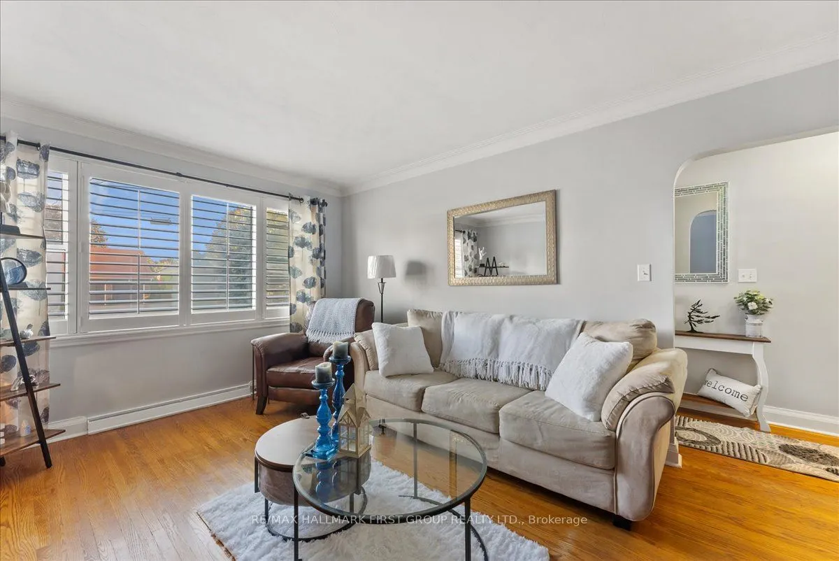 8 Concession Street E