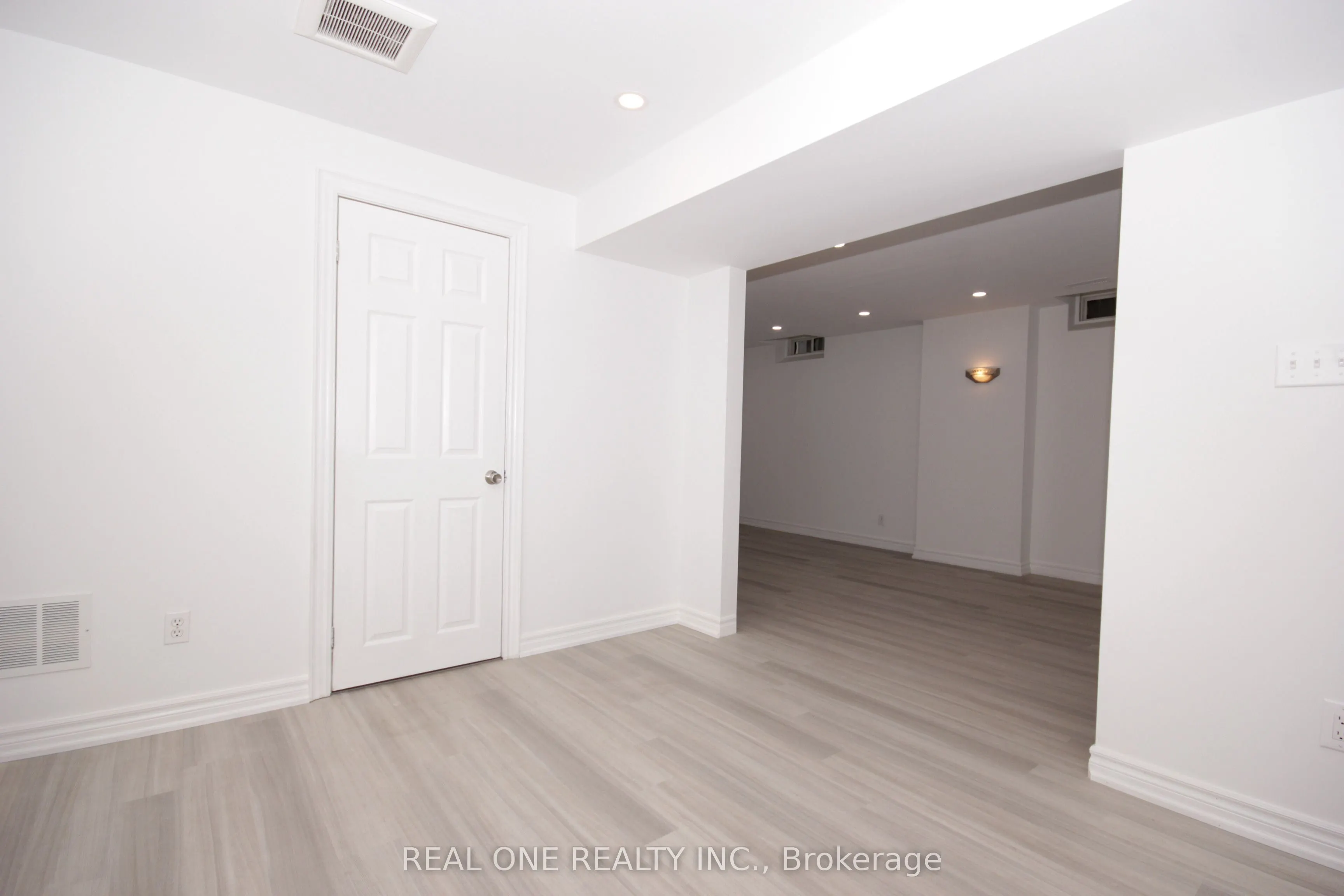 1145 Timberland Crescent