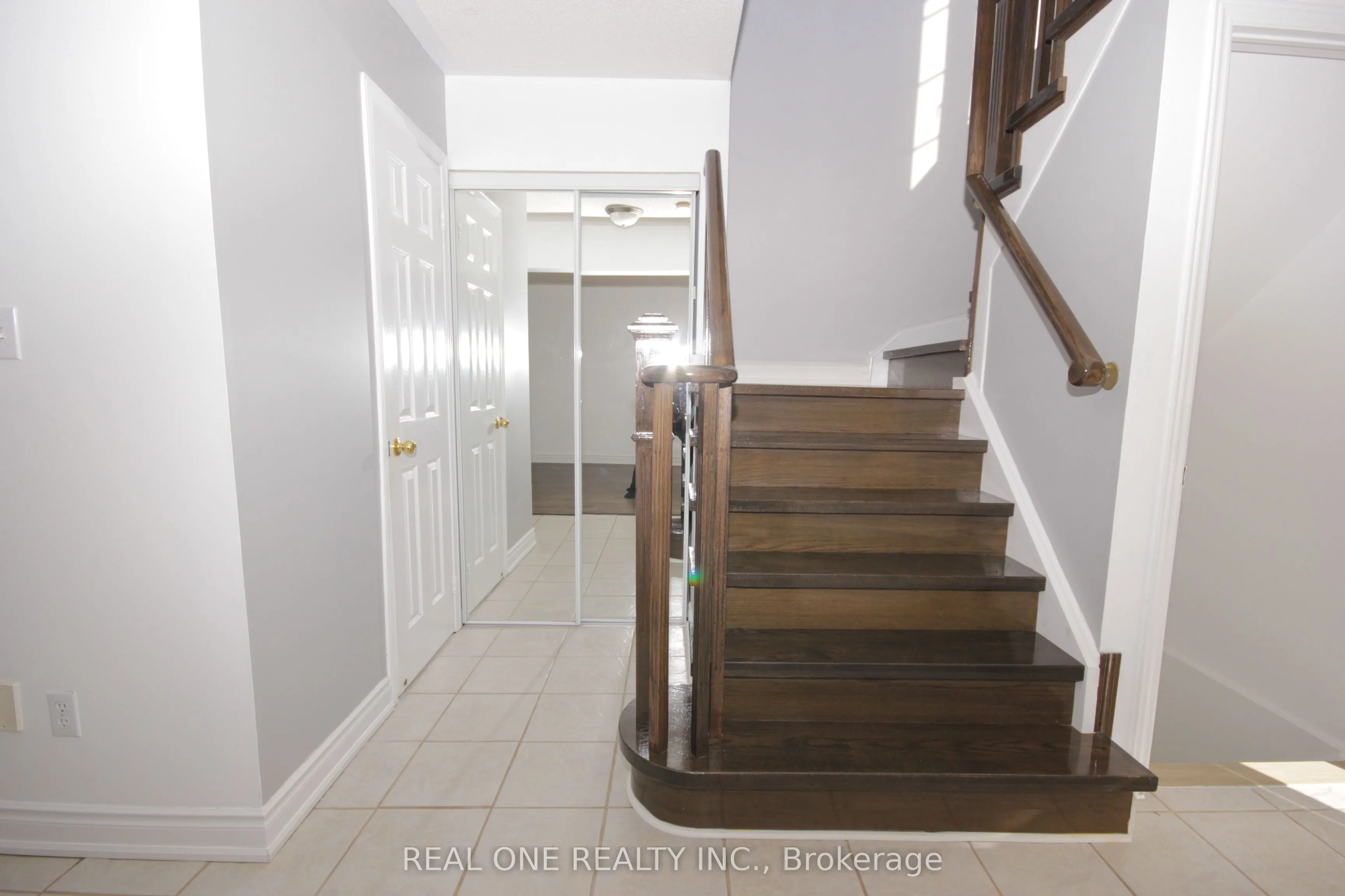 1145 Timberland Crescent