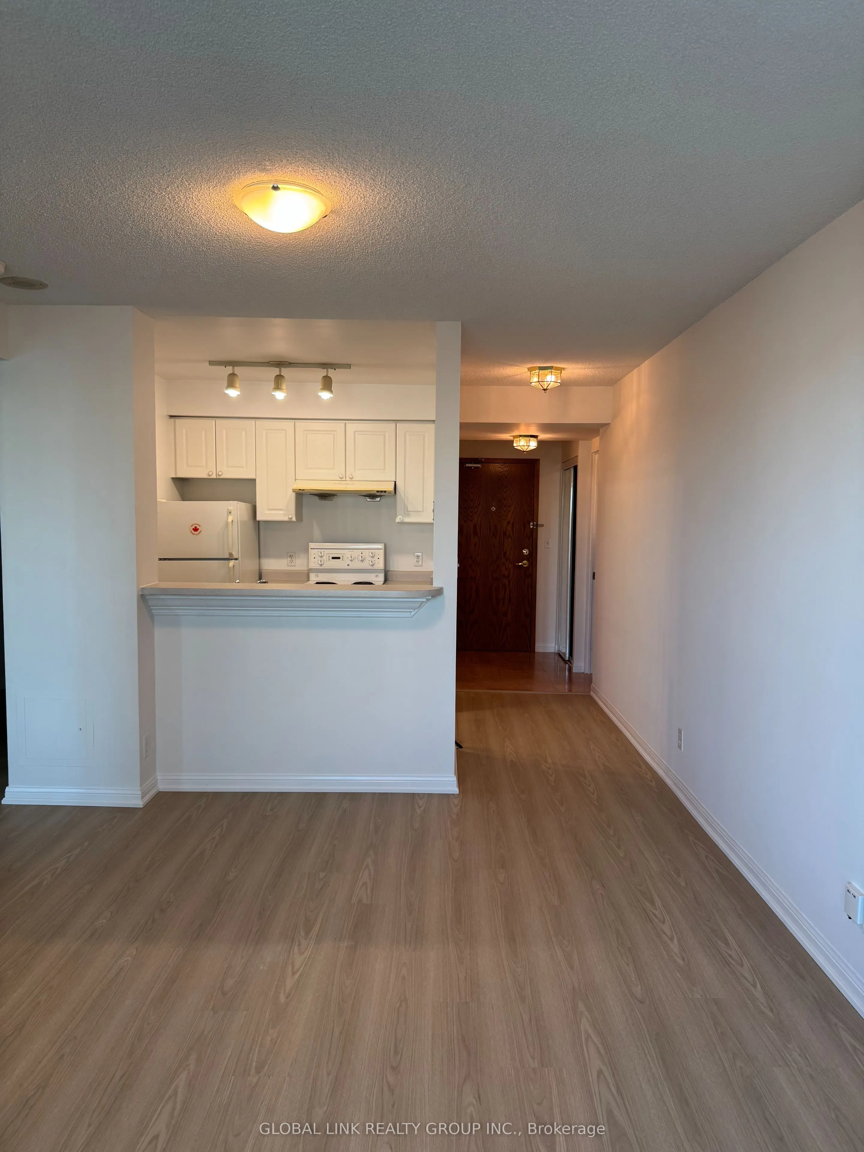 1 Lee Centre Drive N, #315