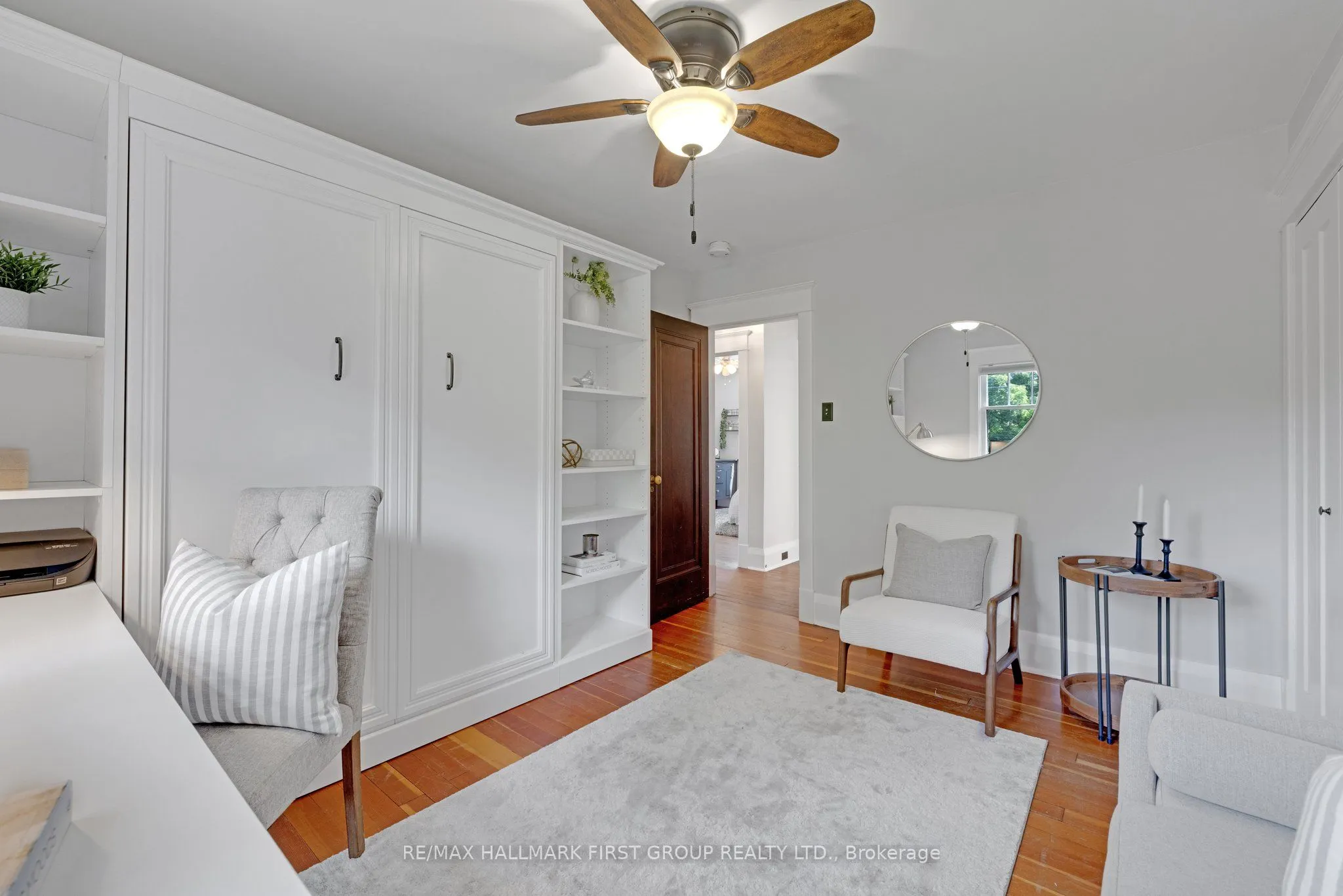 456 Mary Street N