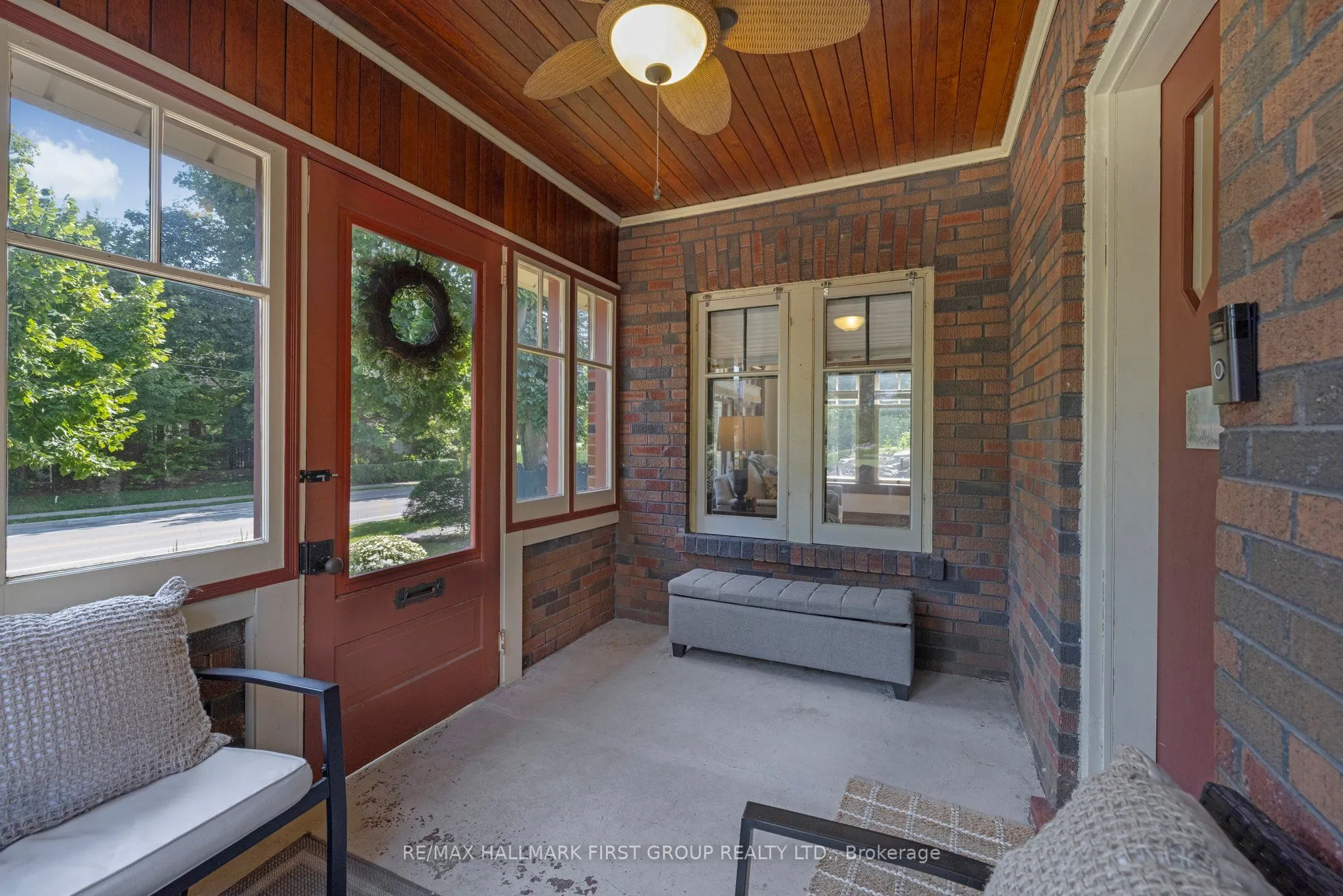 456 Mary Street N